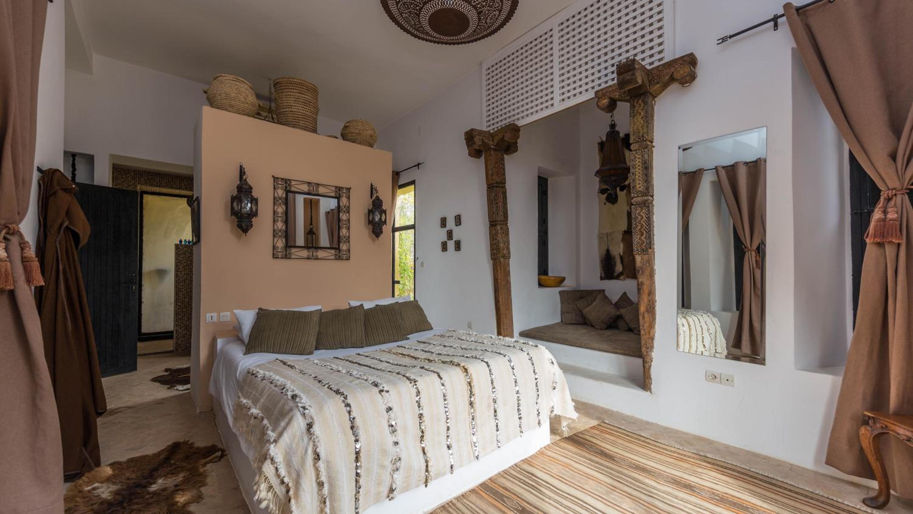 Three-Bedroom Villa - Photo 1