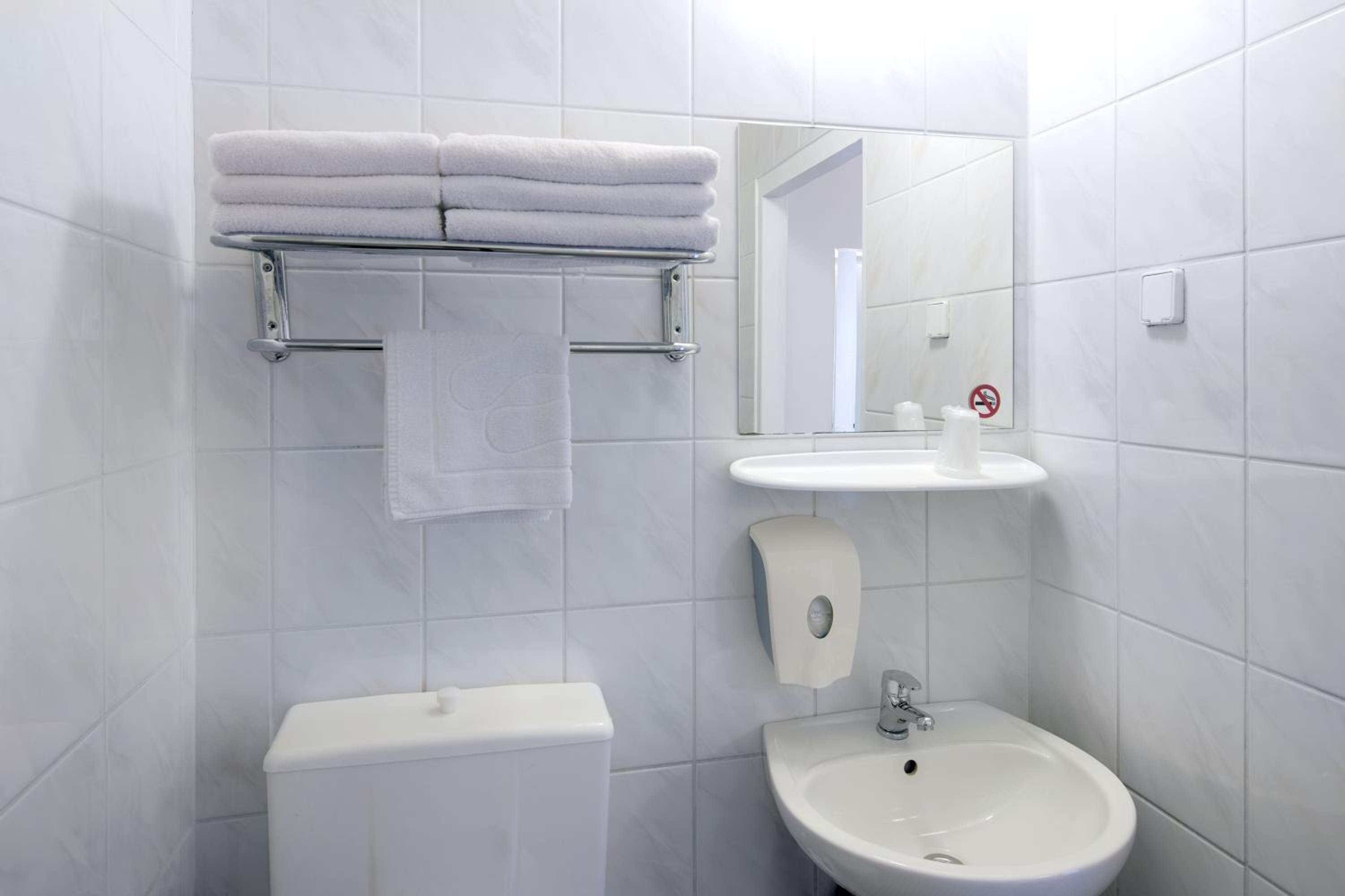 Standard Plus Triple Room - Photo 5