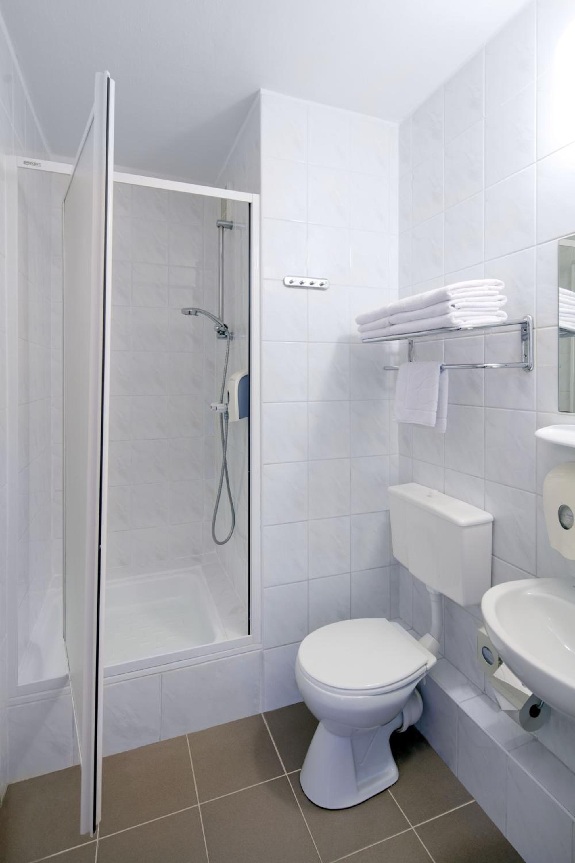 Standard Plus Triple Room - Photo 4