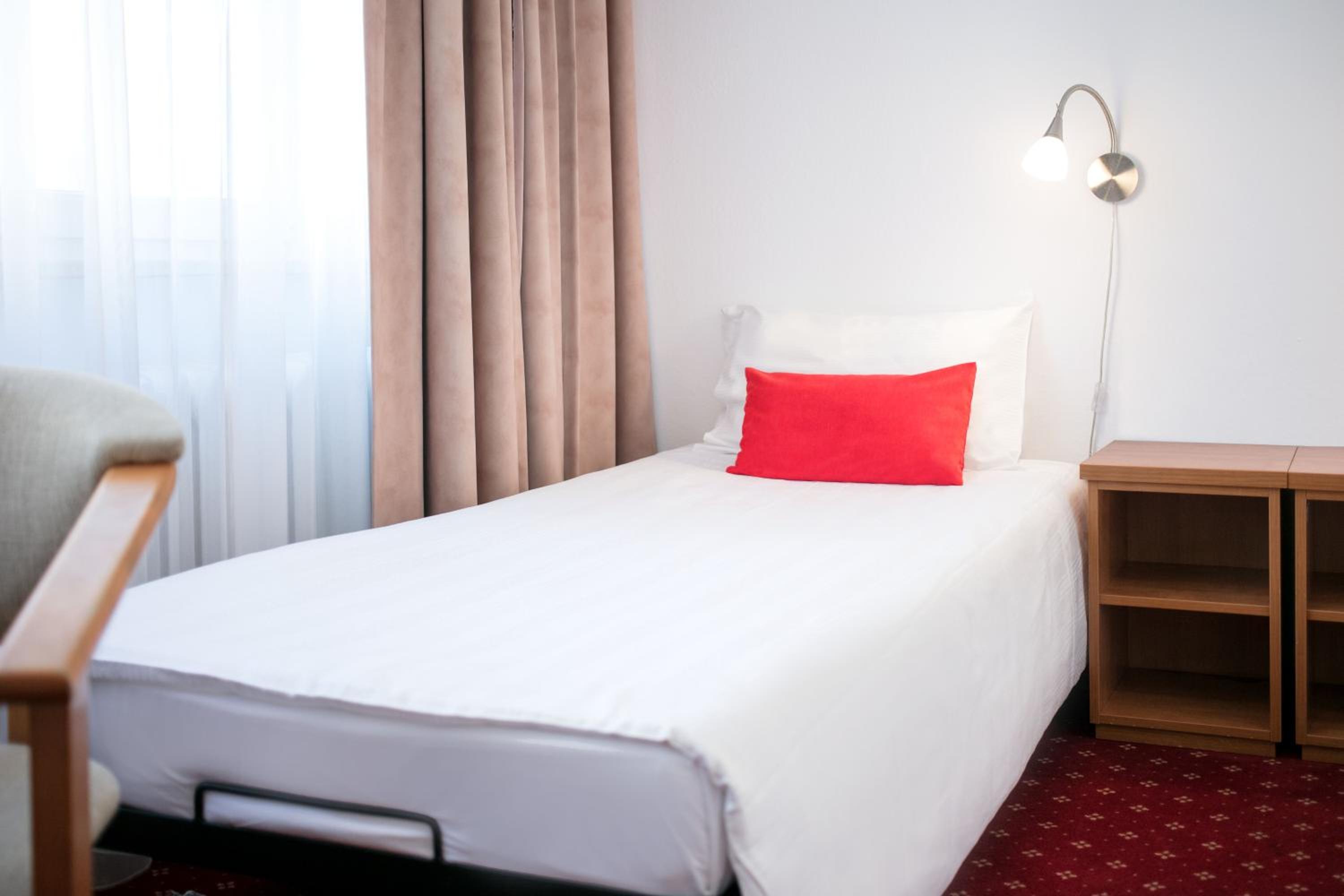 Triple Room (1 Adult)