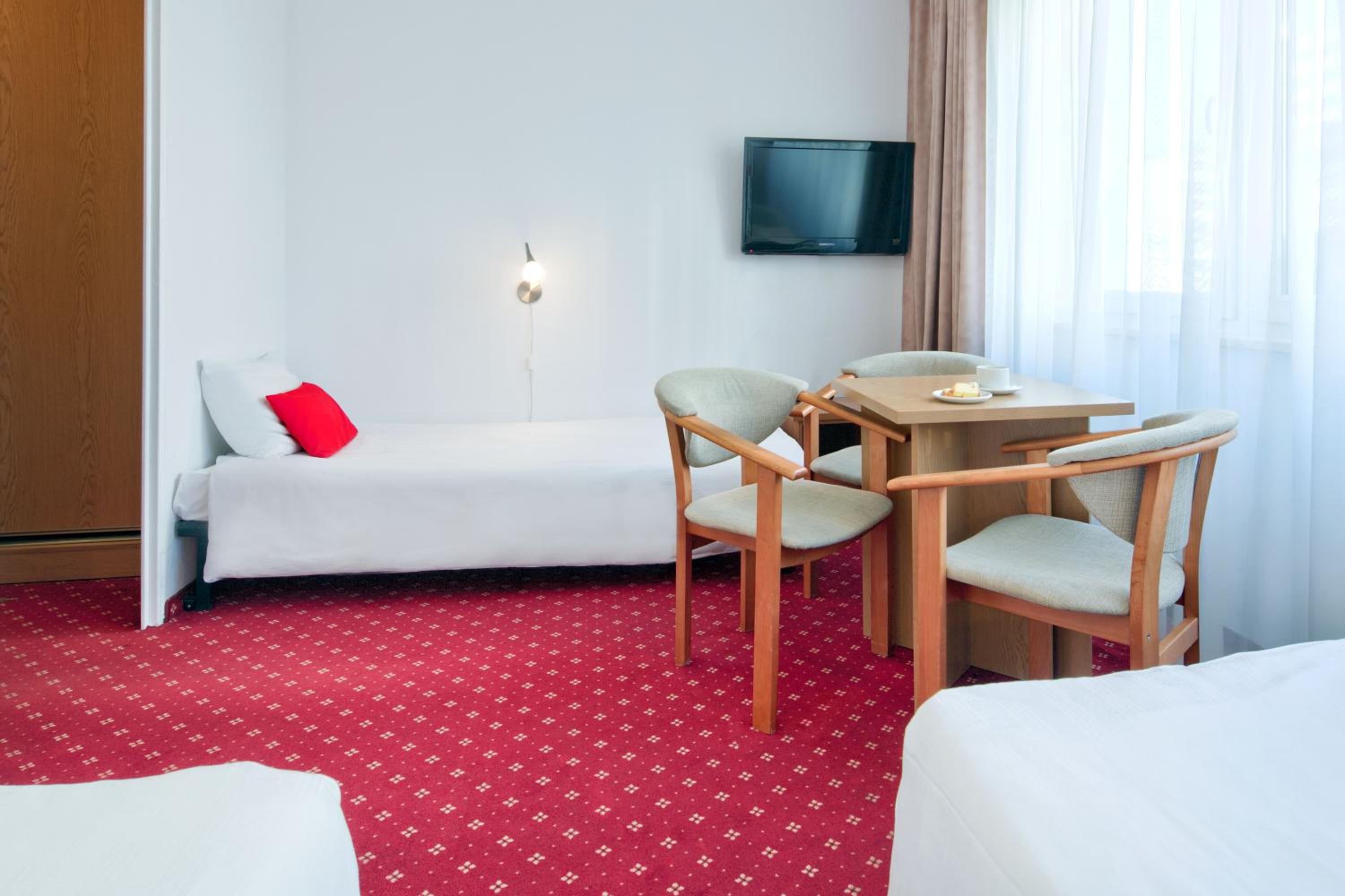 Standard Plus Triple Room - Photo 2