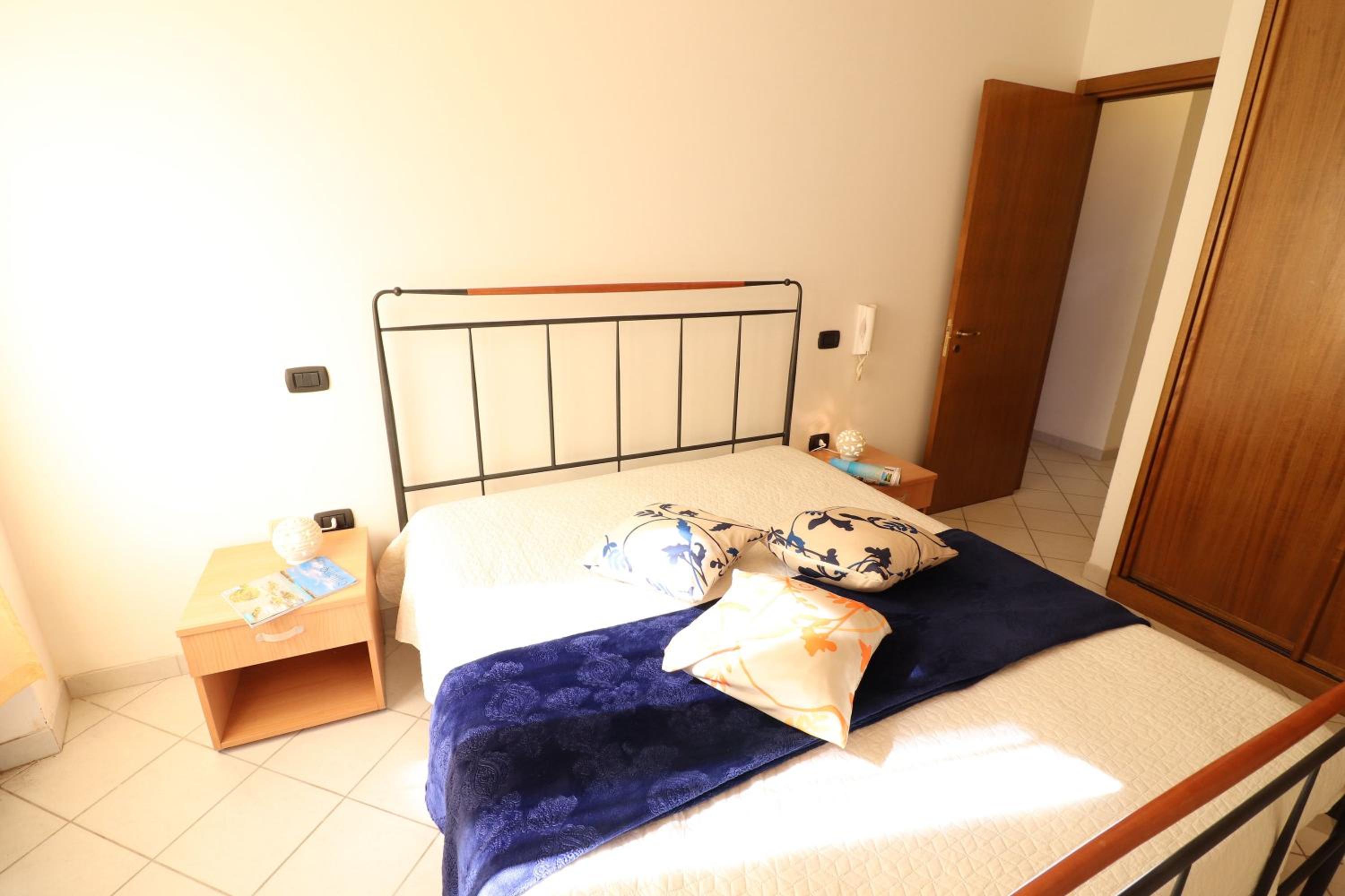 Two-Bedroom Deluxe Apartment with Balcony