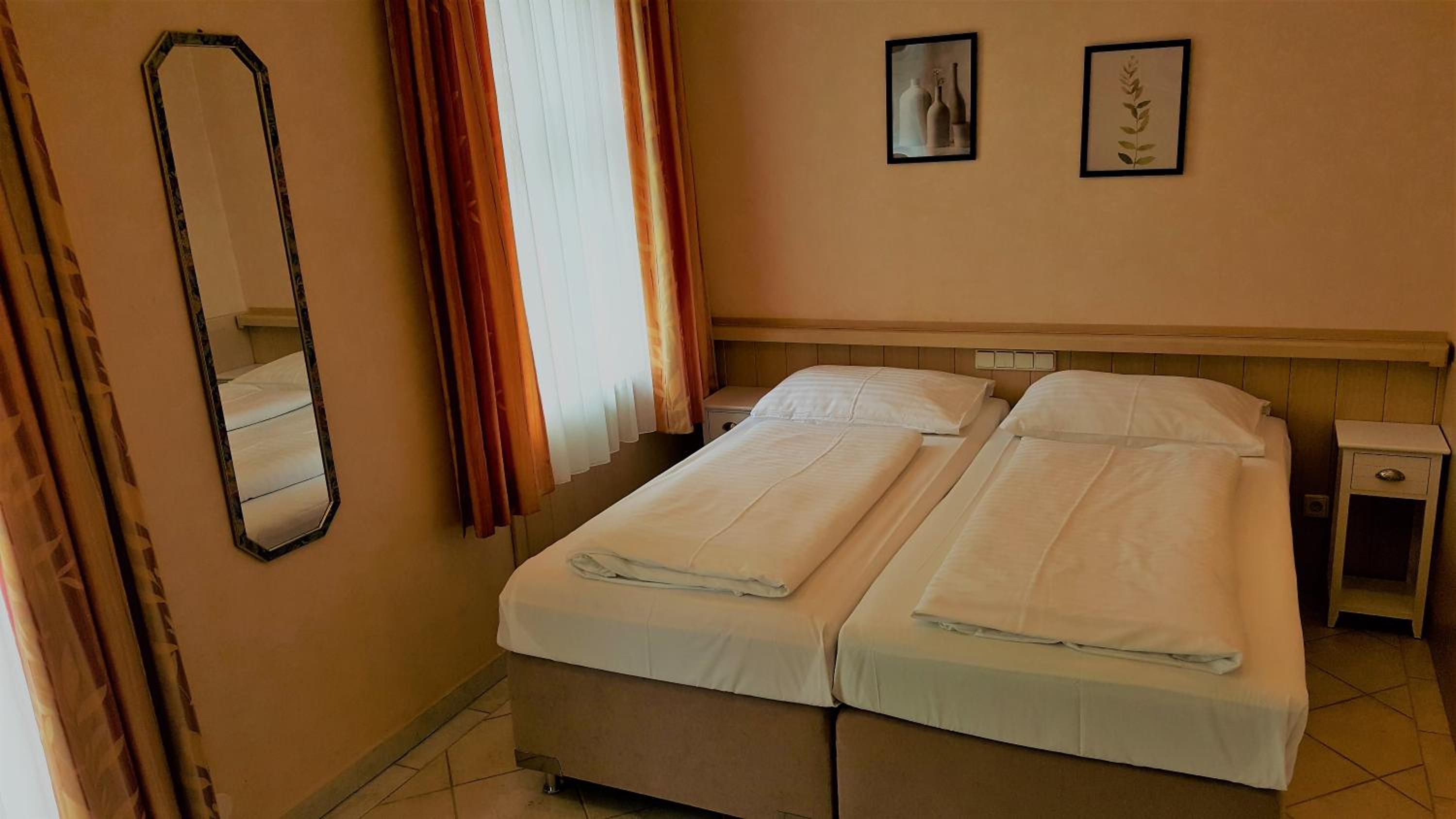 Standard Twin Room with Garden View photo 1