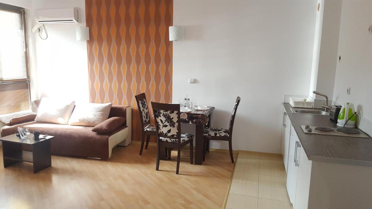 Apartment with Balcony photo 1