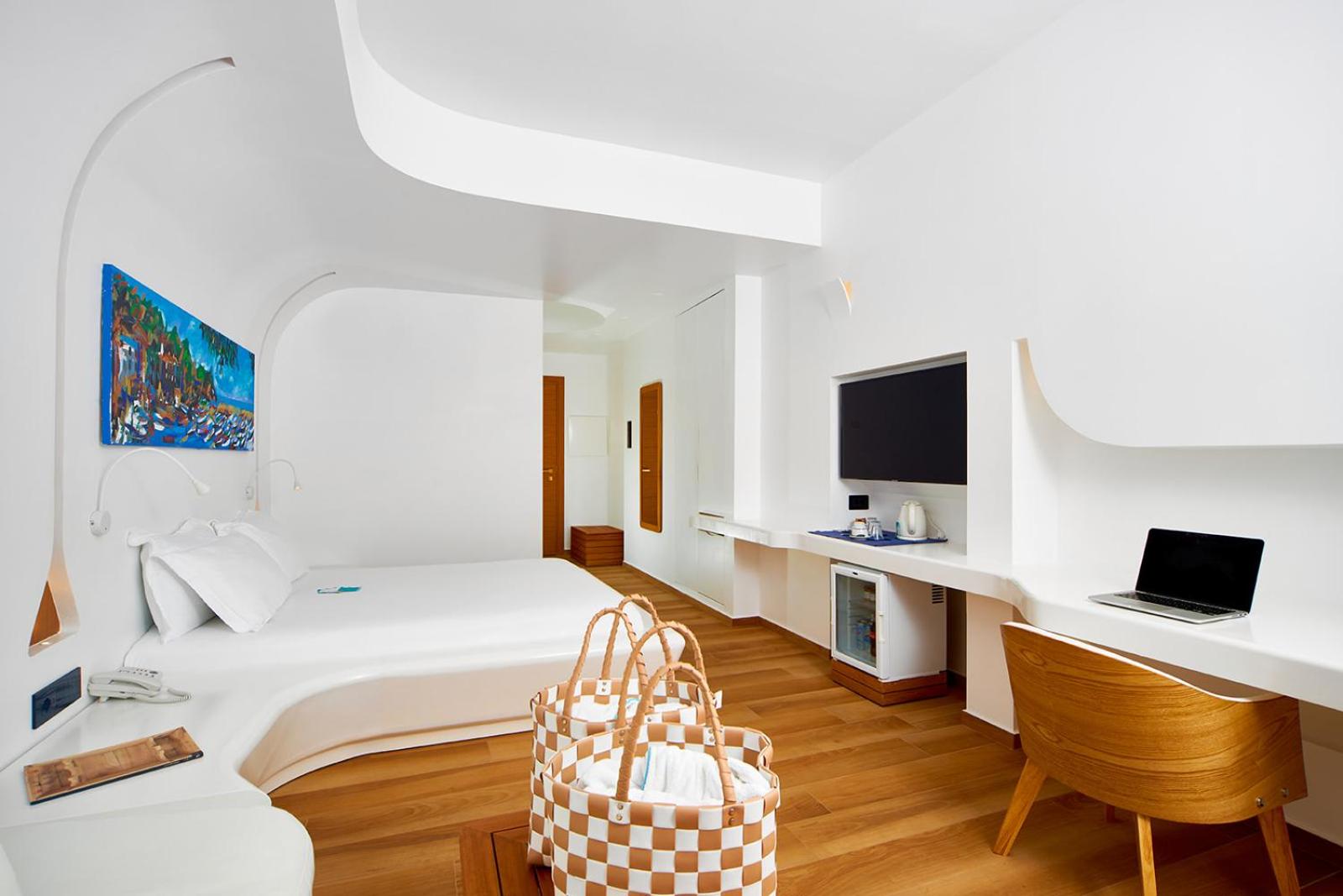 Junior Suite Superior with Harbor View - Spa Access