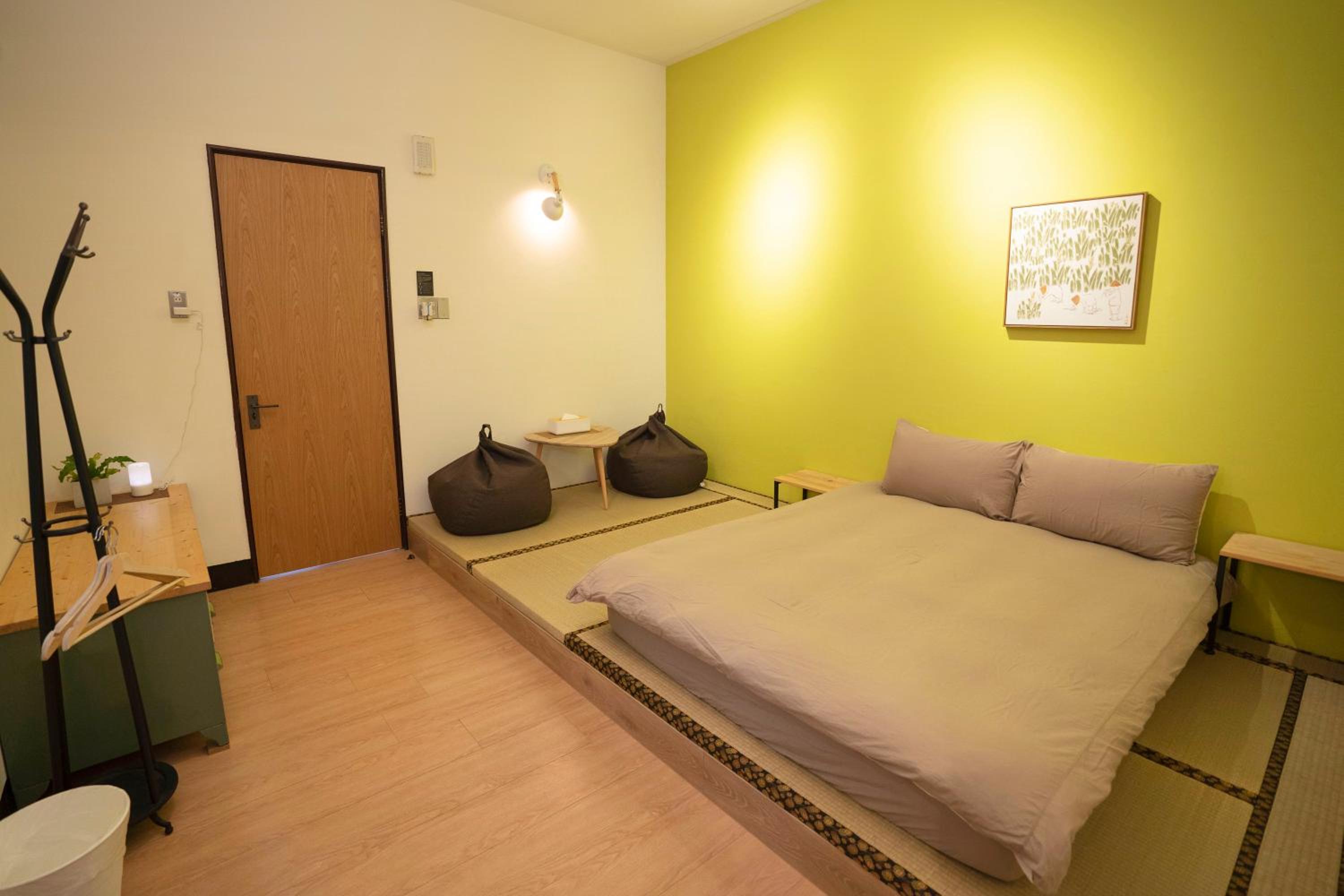 Standard Double Room with Shared Bathroom photo 3