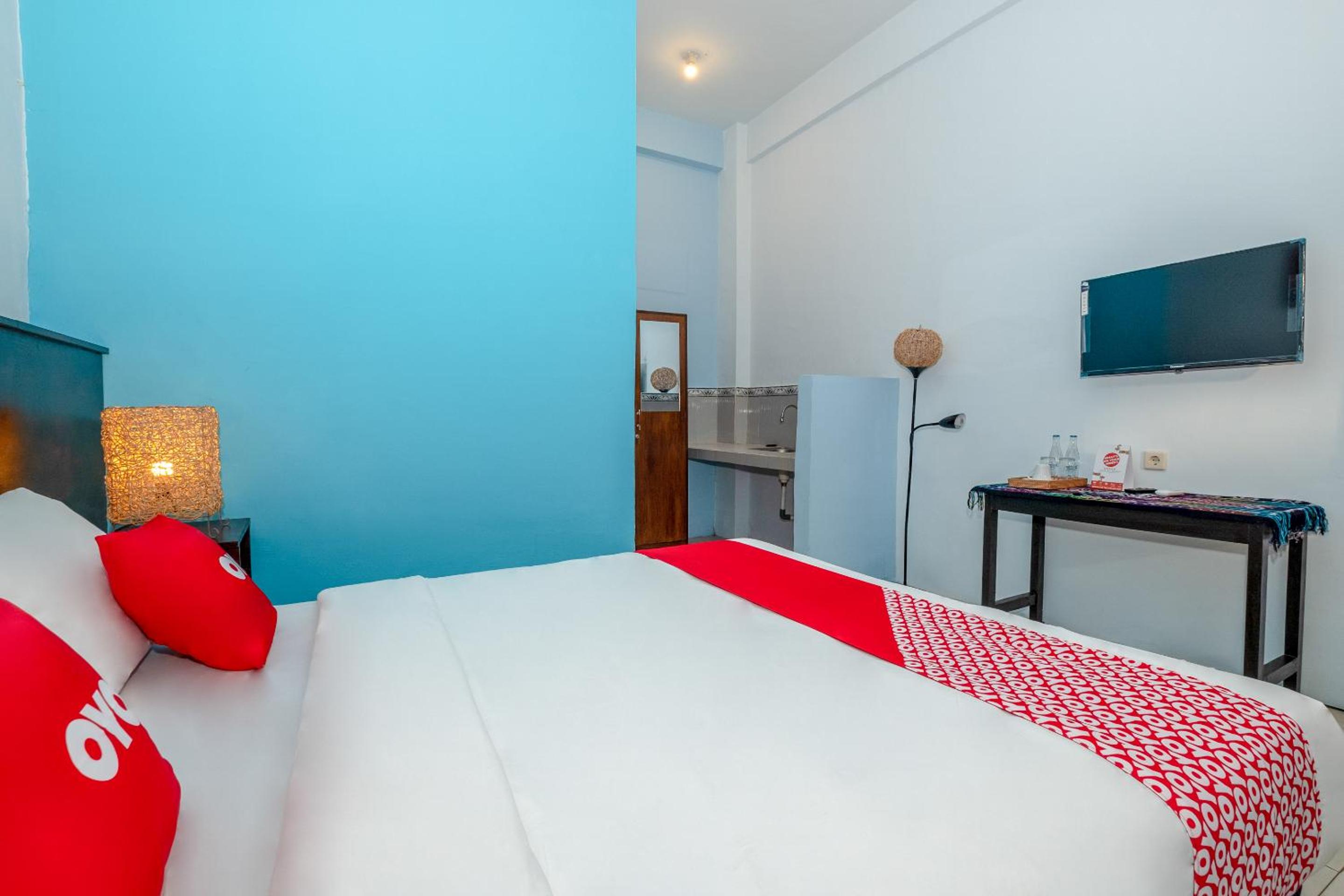 Standard Twin Room - Photo 2
