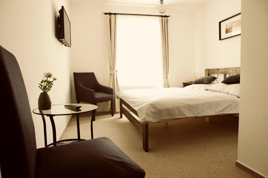 Double Room - Photo 3