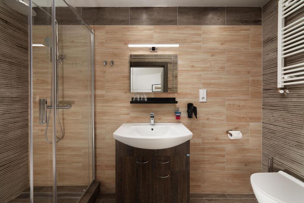 Twin Room - Photo 3
