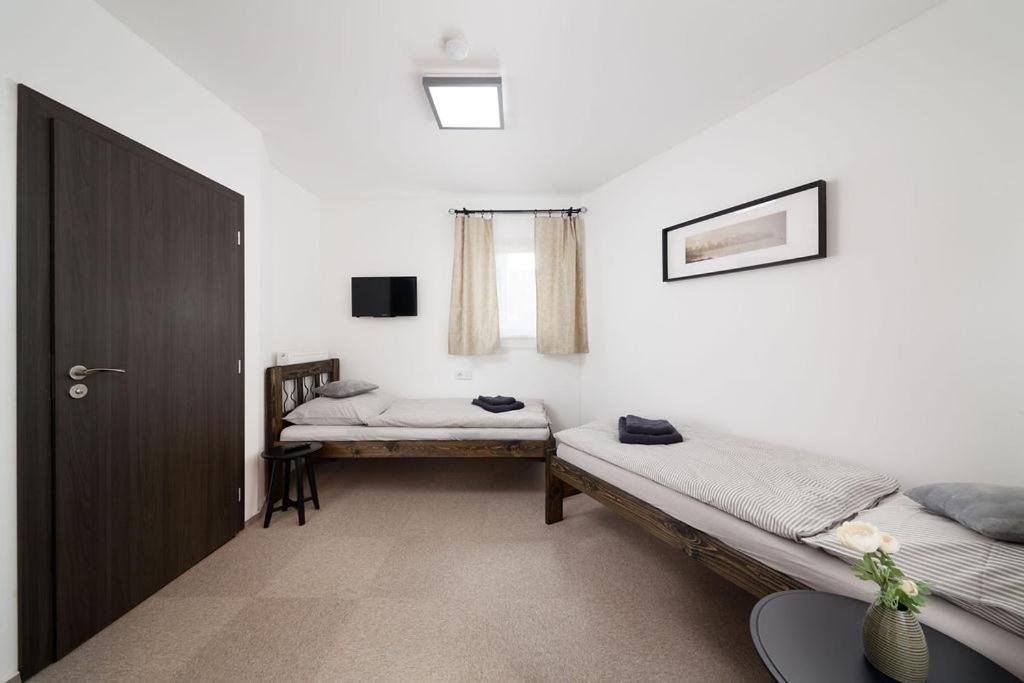 Twin Room - Photo 1