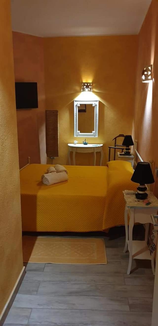 Double Room with Extra Bed - Photo 8