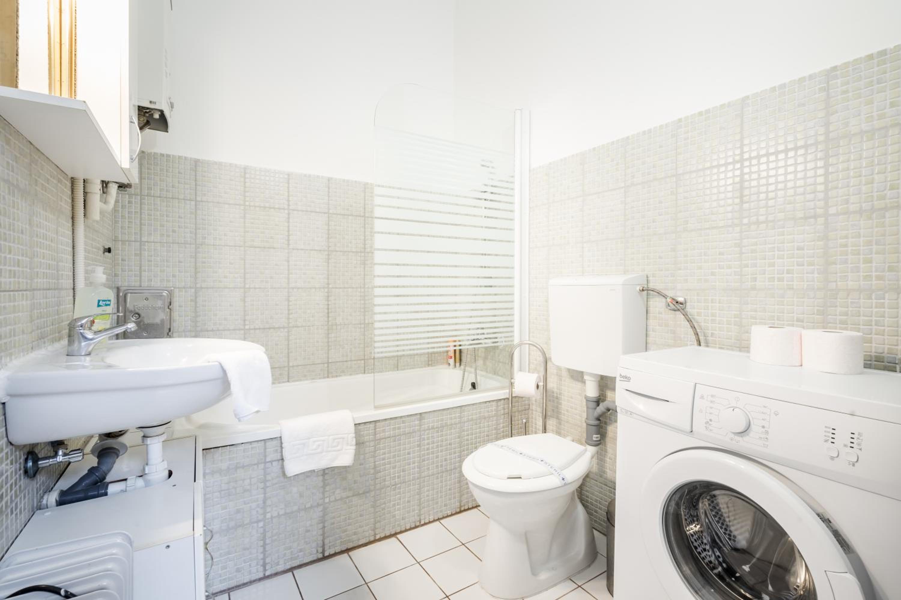 One-Bedroom Apartment - Photo 16