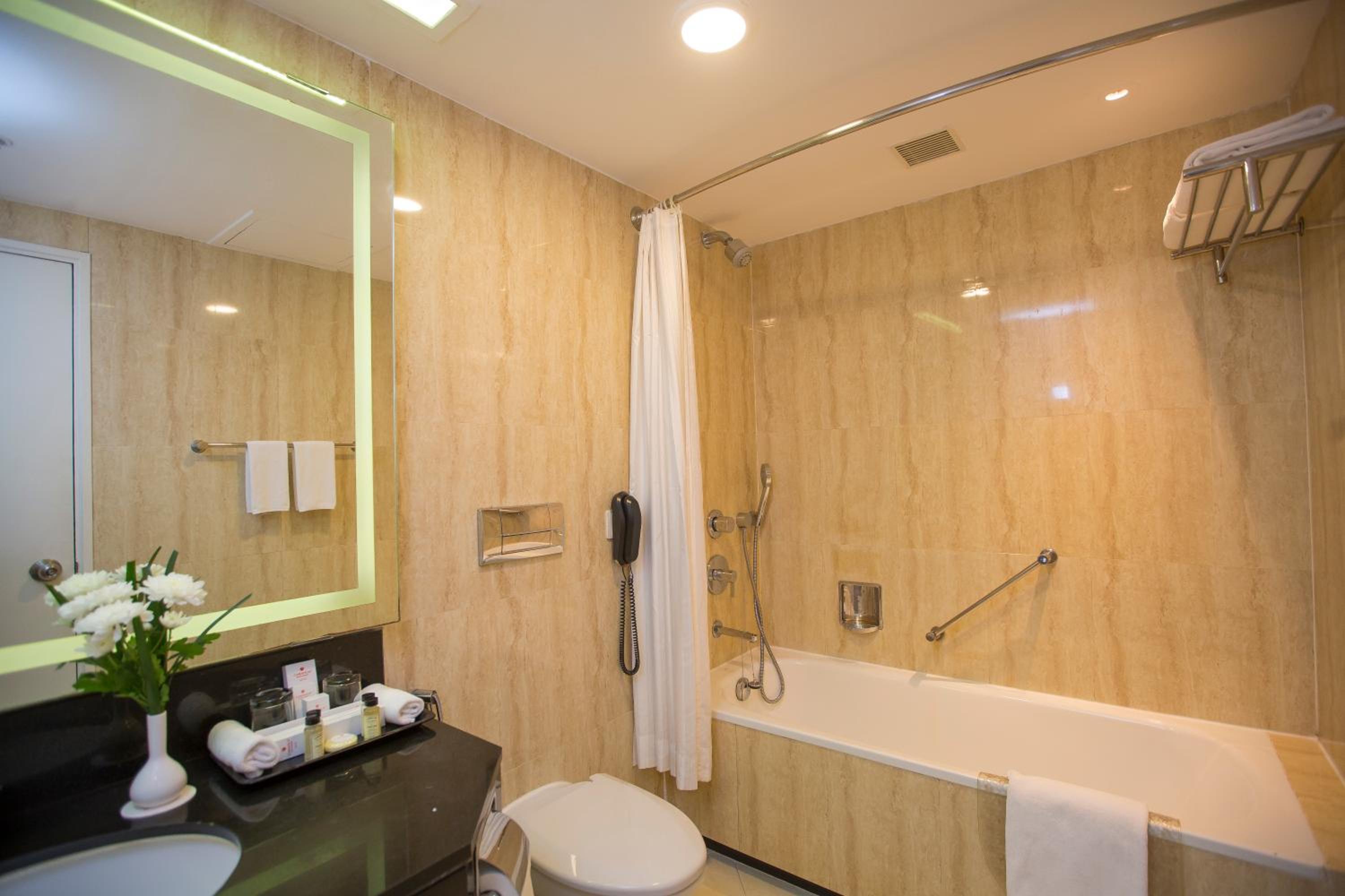 Superior Room with Bathtub