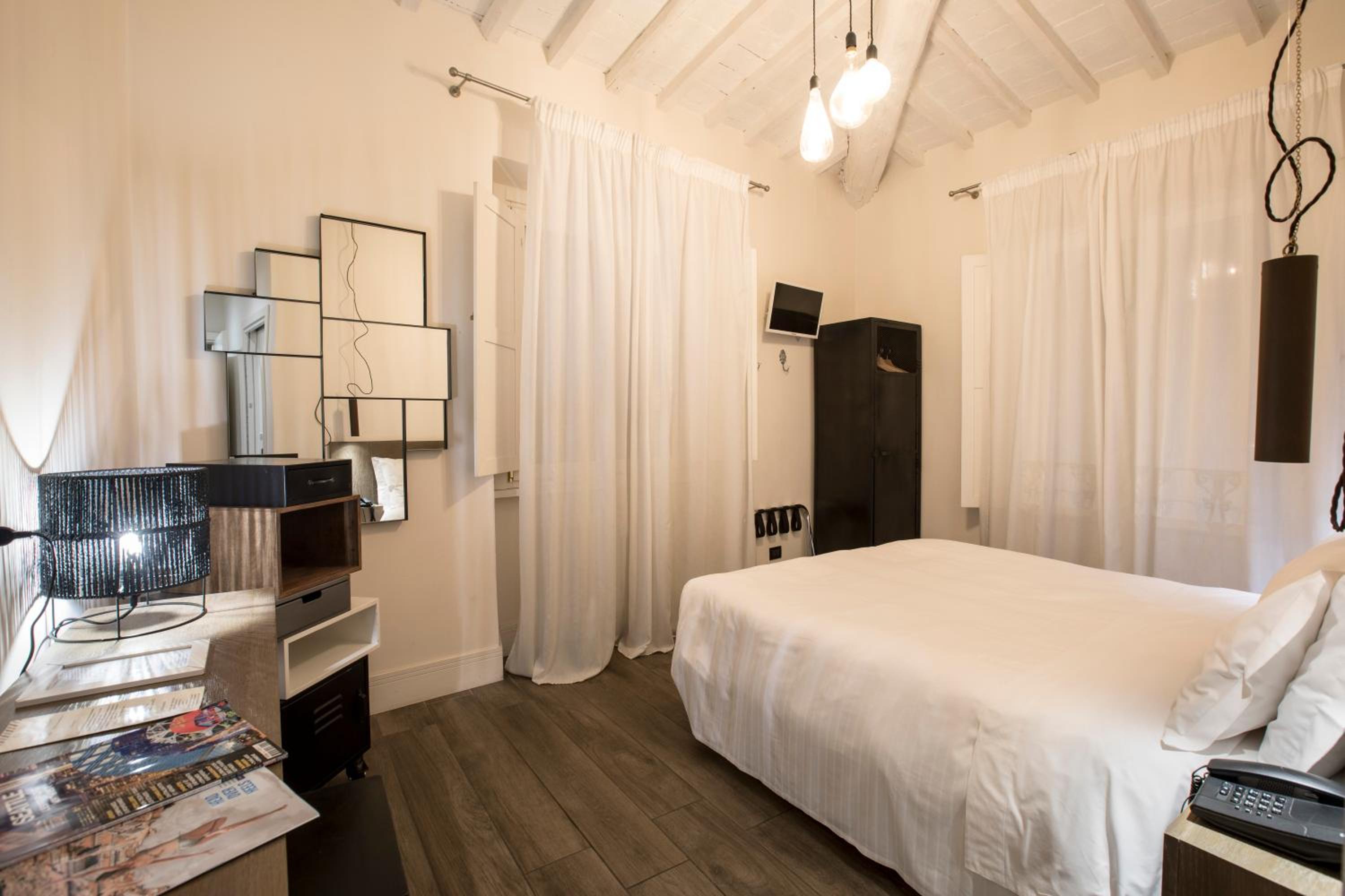 Deluxe Double Room with City View photo 1