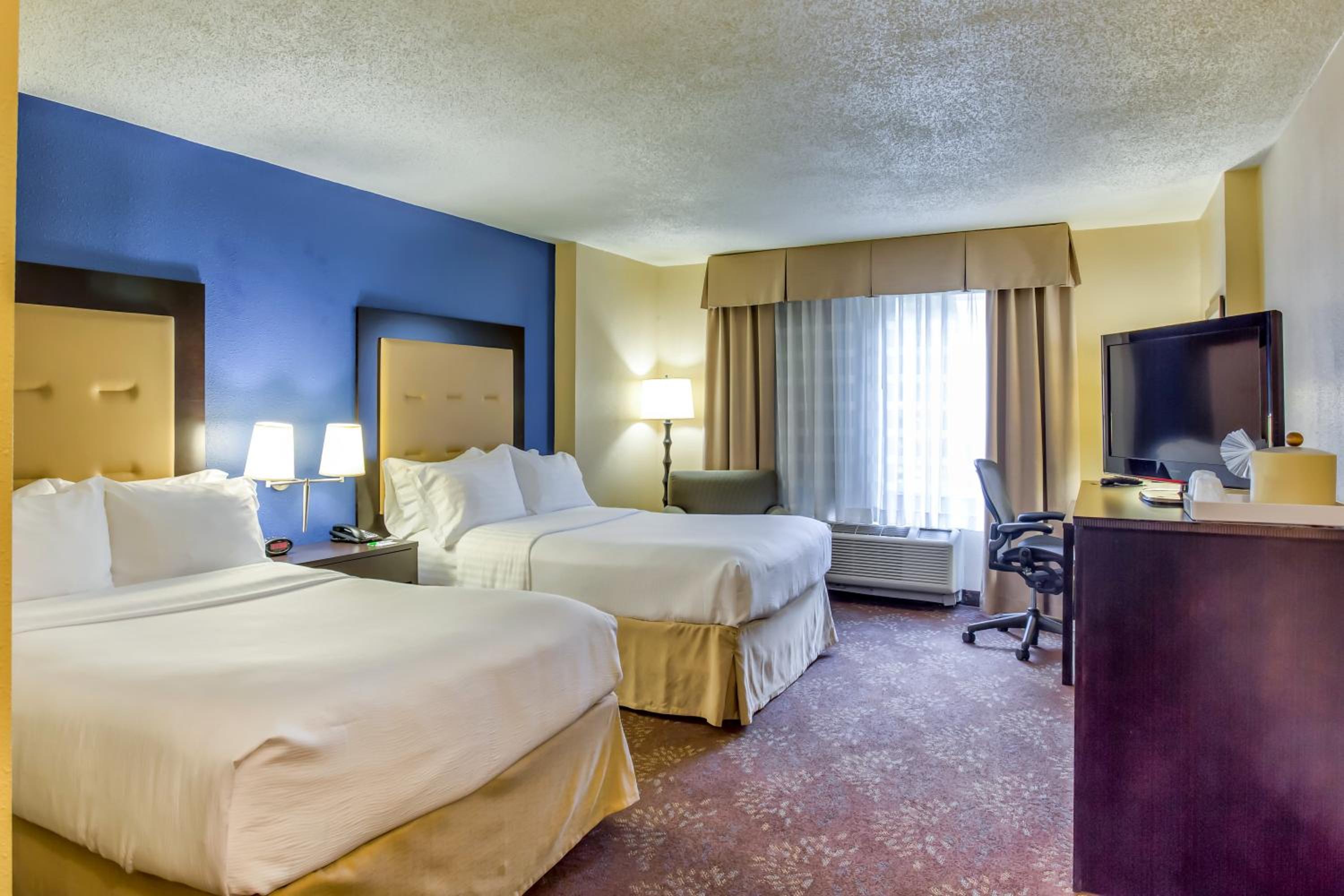 Standard Double Room with Two Double Beds - Photo 1
