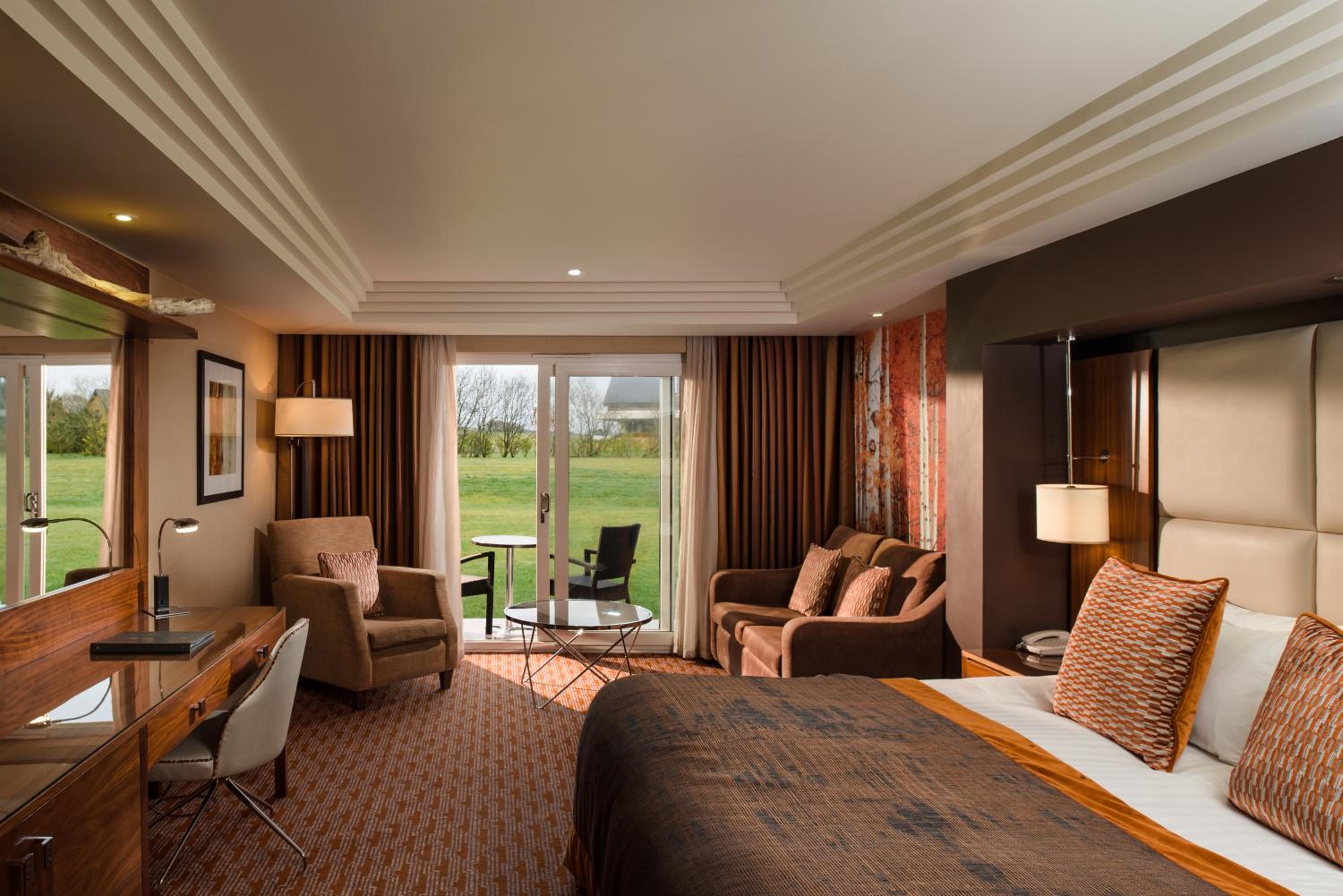 Luxury Suite with Garden View