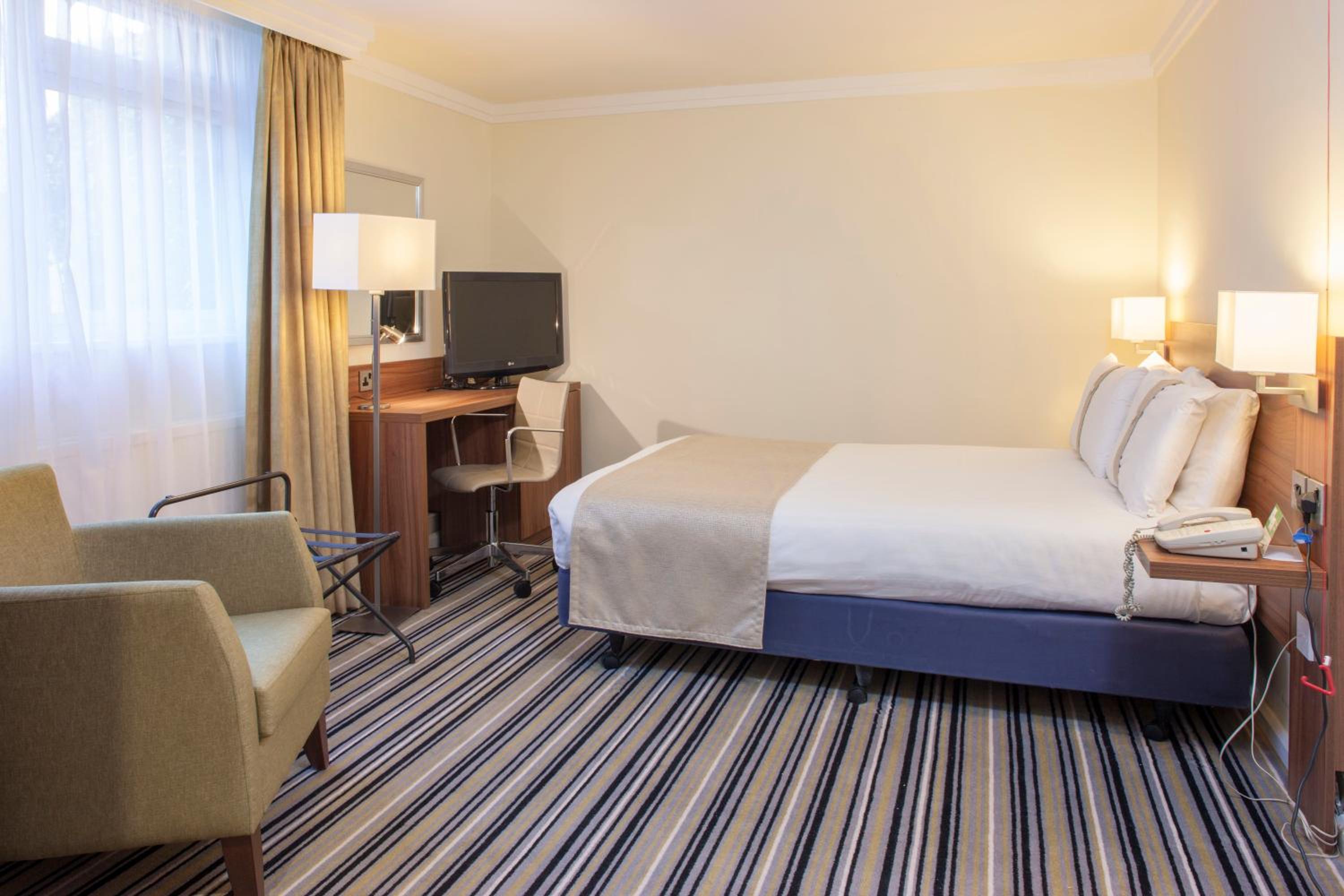 Standard Double Room - Disability Access - Photo 4