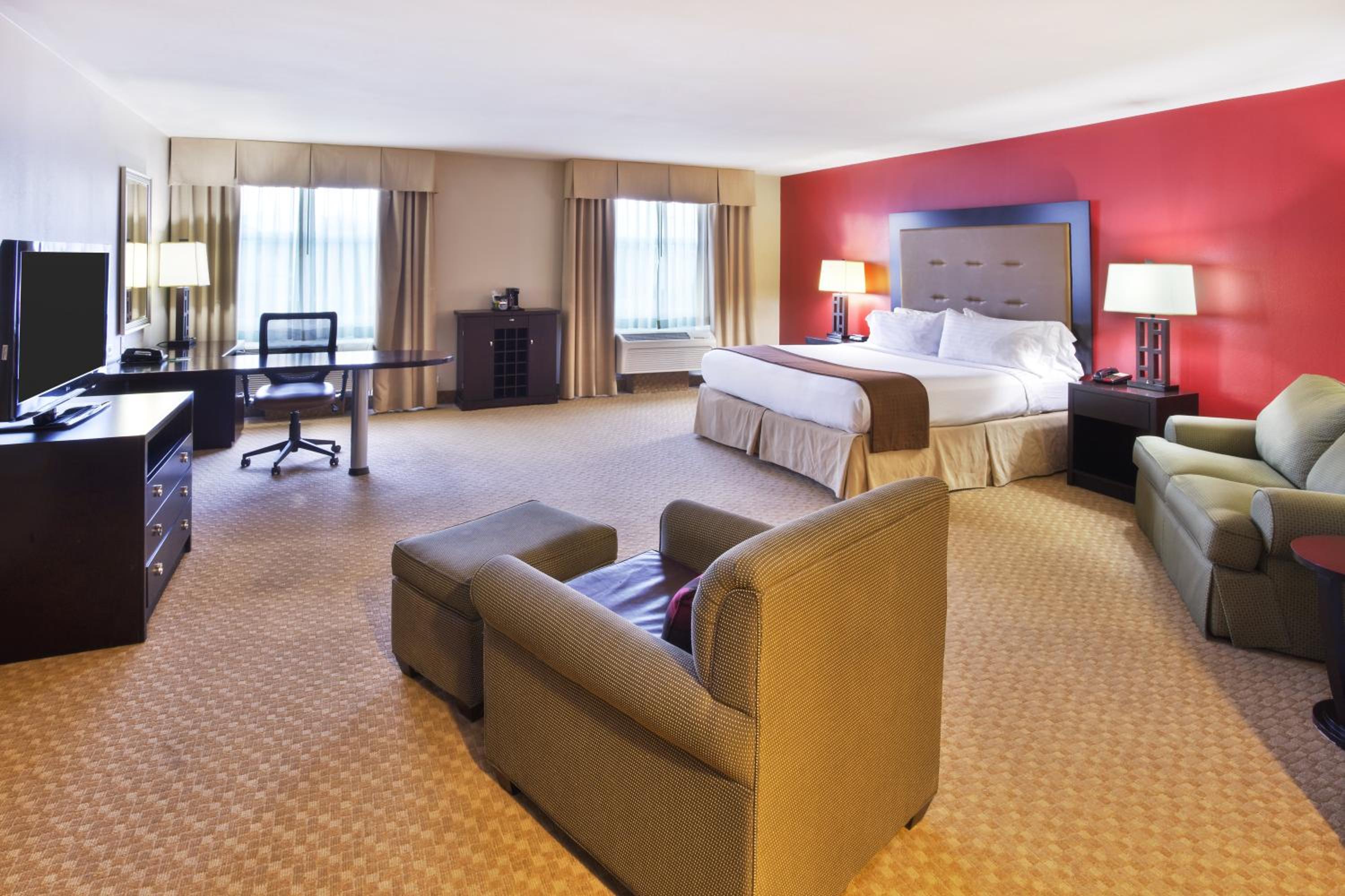 King Suite - Photo 1