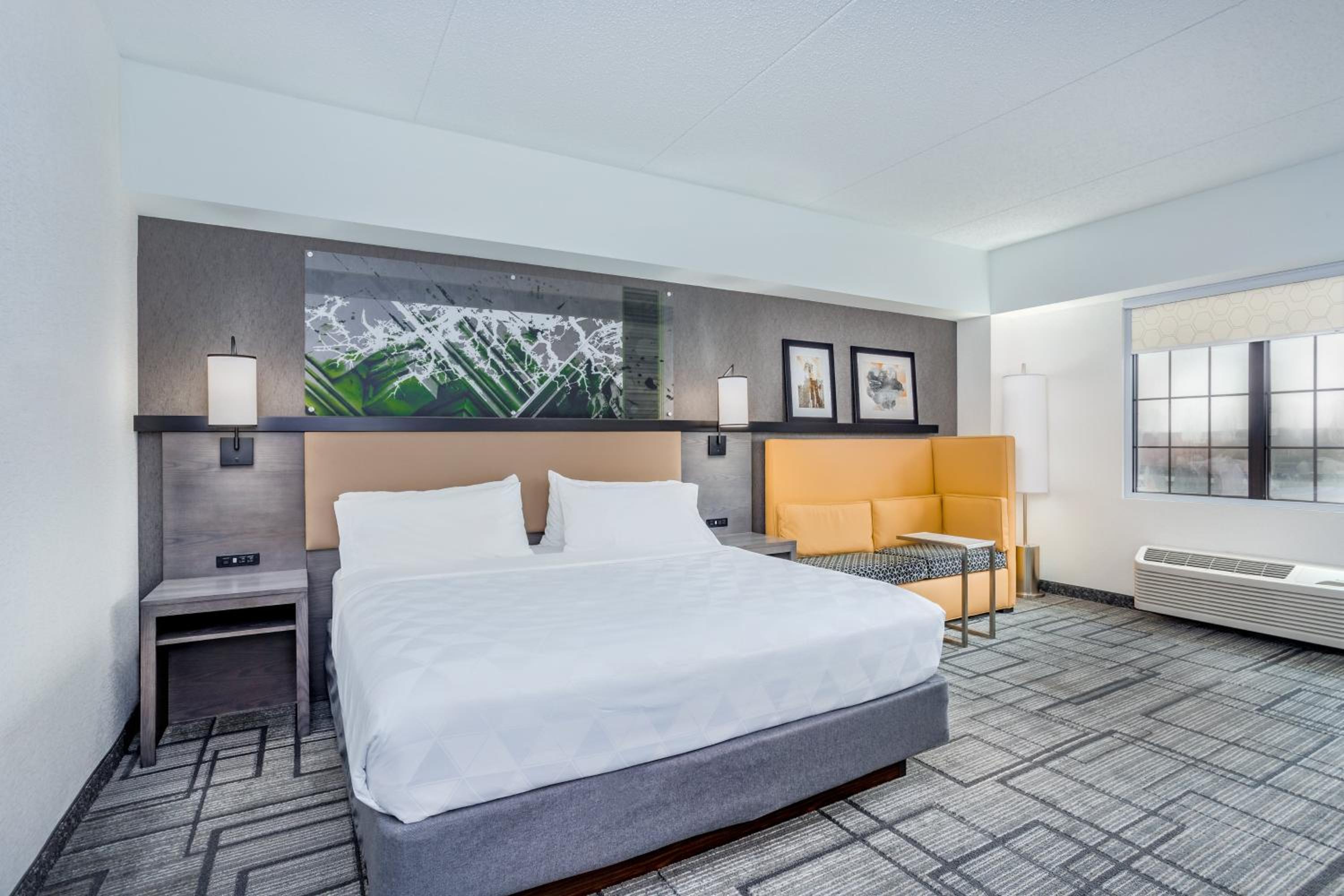 Standard King Room - Photo 6