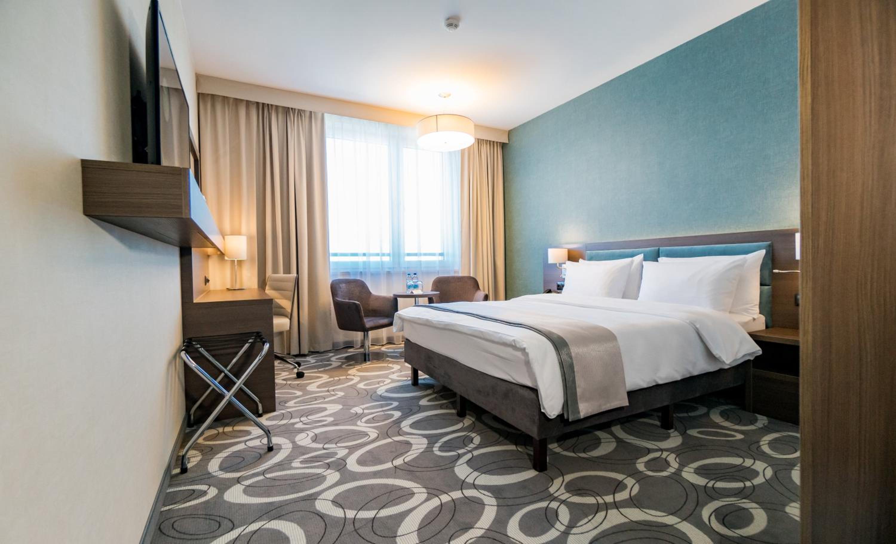 Standard Queen Room with Single Sofa Bed photo 3