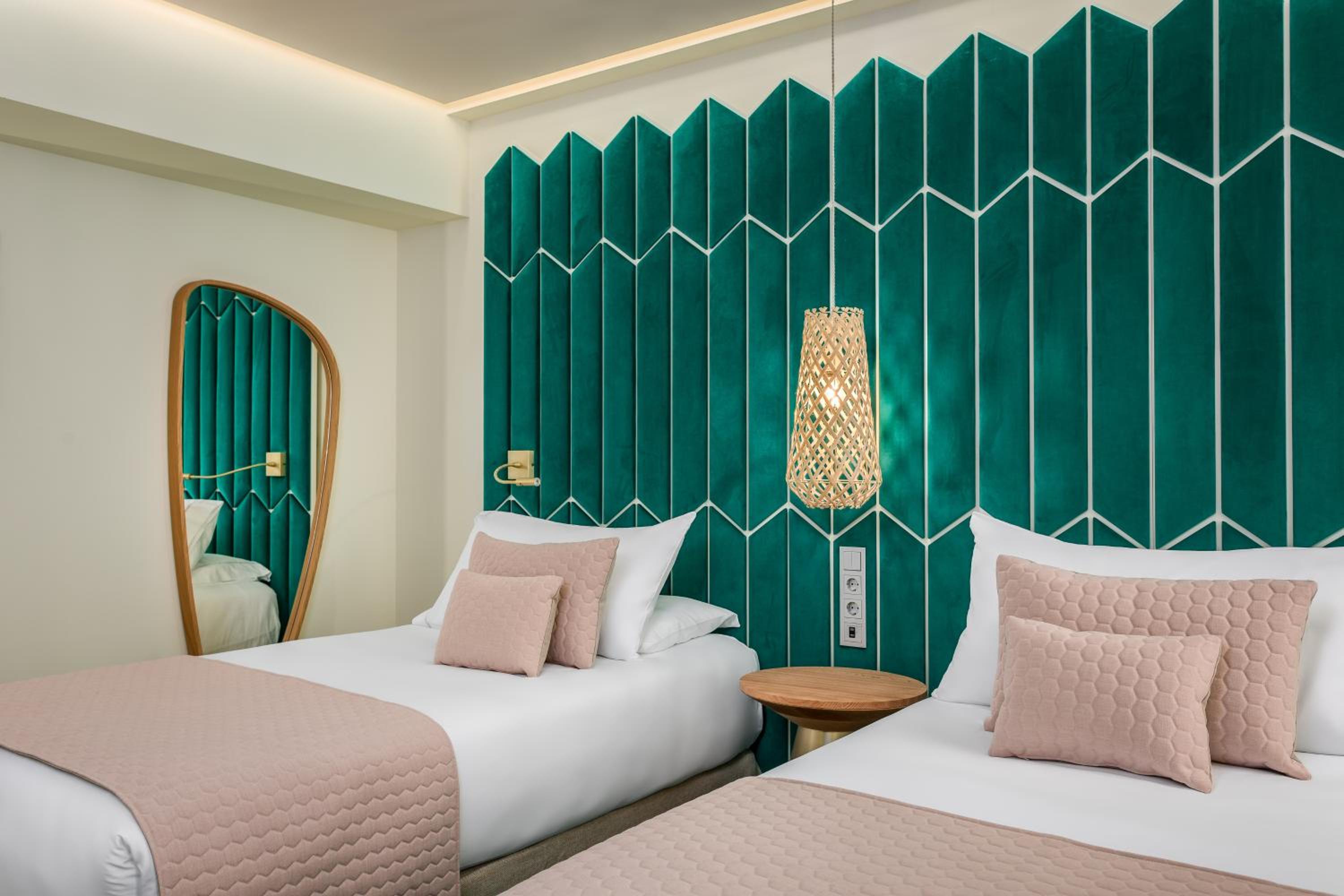 Twin Room - Photo 2