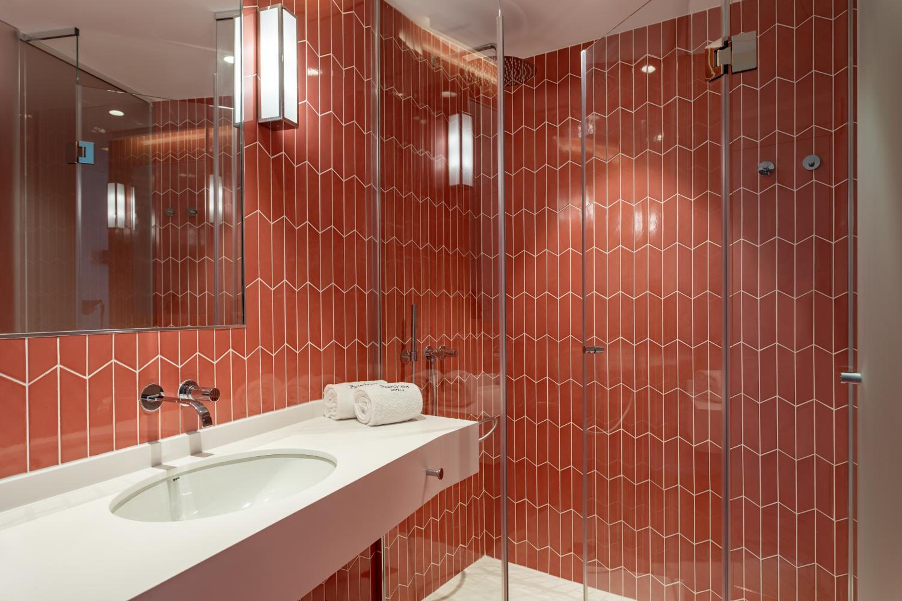 Superior Double Room with Gran Via view - Photo 7
