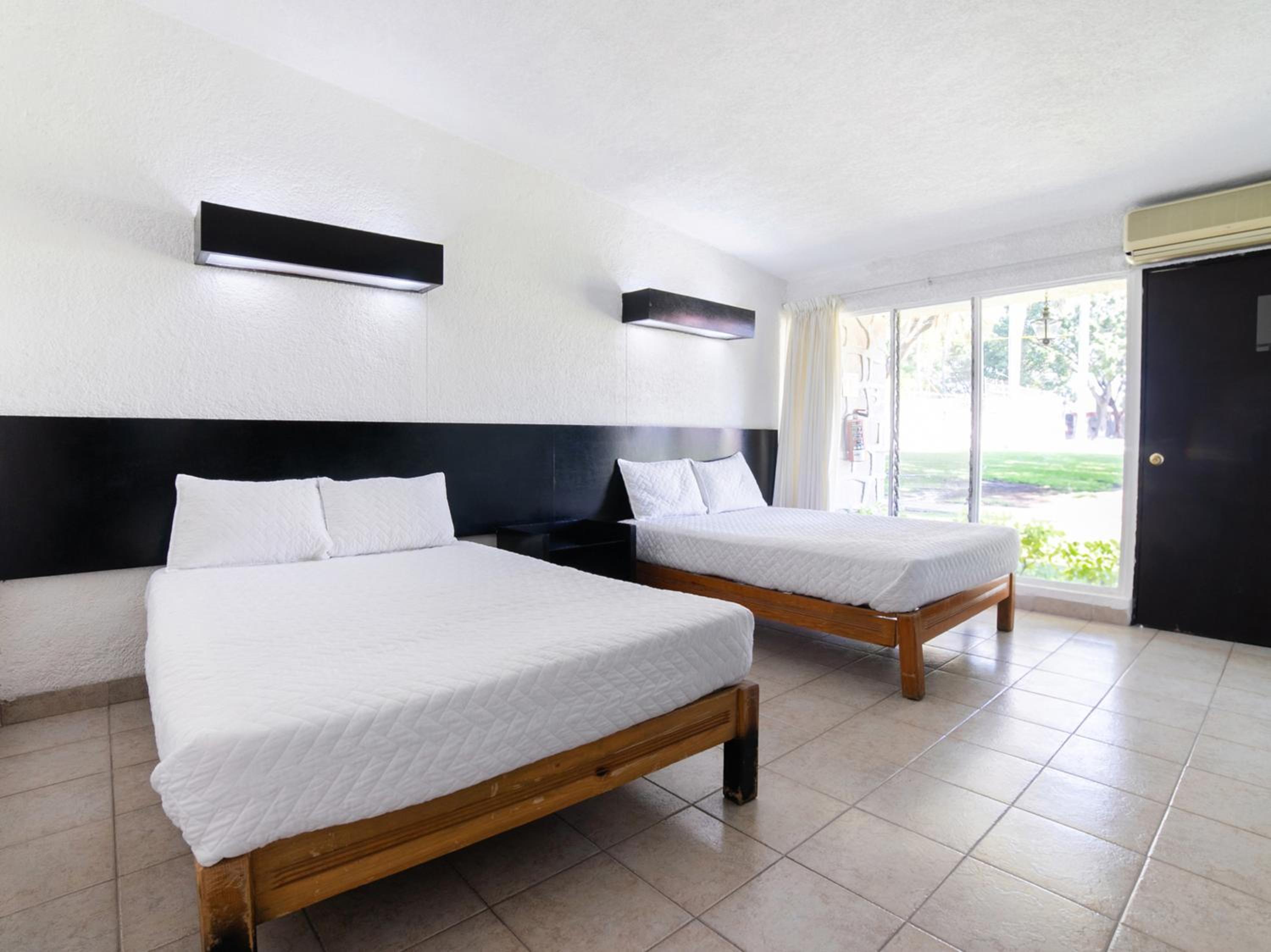 Standard Double Room With Two Double Beds photo 3
