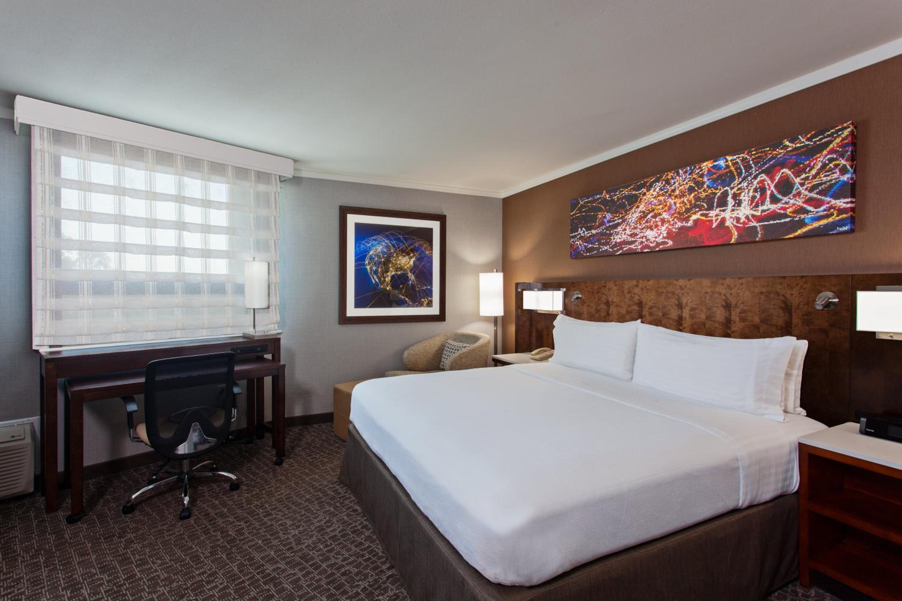 Premium King Room - Photo 5