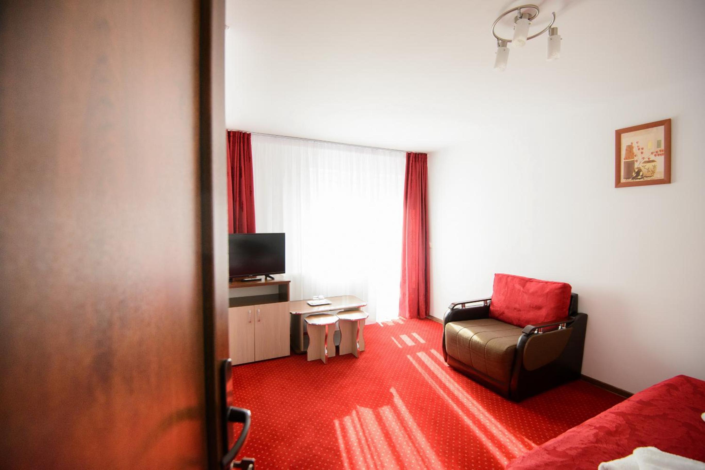 Deluxe Room (2 Adults + 1 Child) photo 1