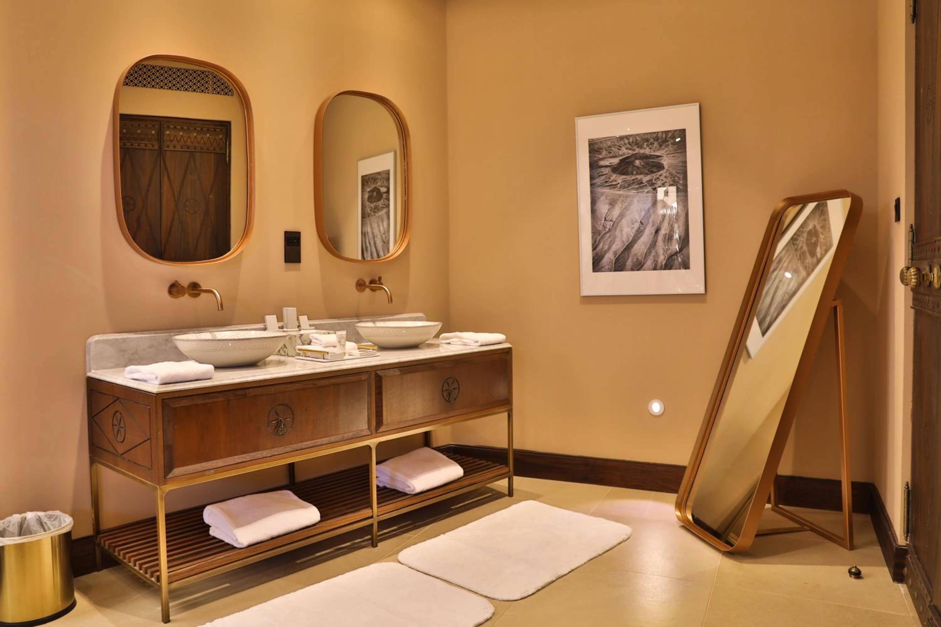 Luxury Three Bedroom Villa - Photo 10