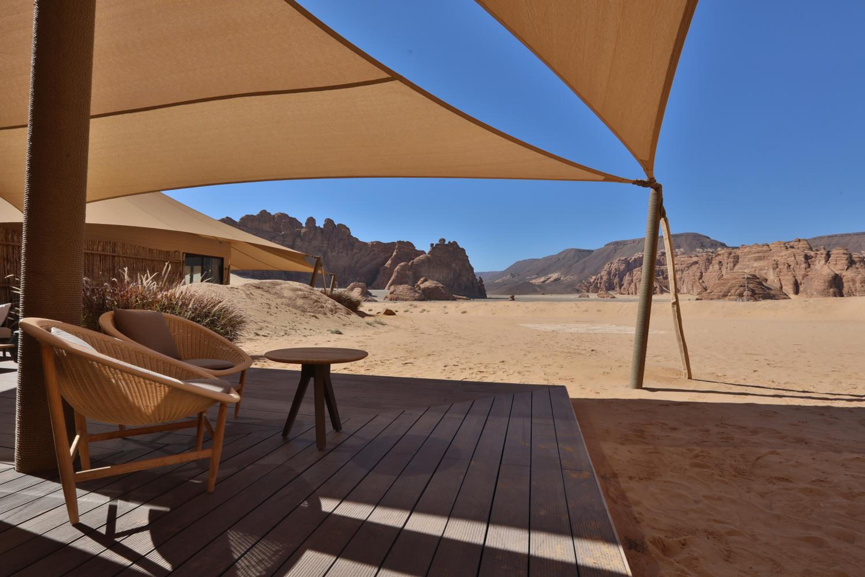 Luxury Three Bedroom Villa - Photo 29