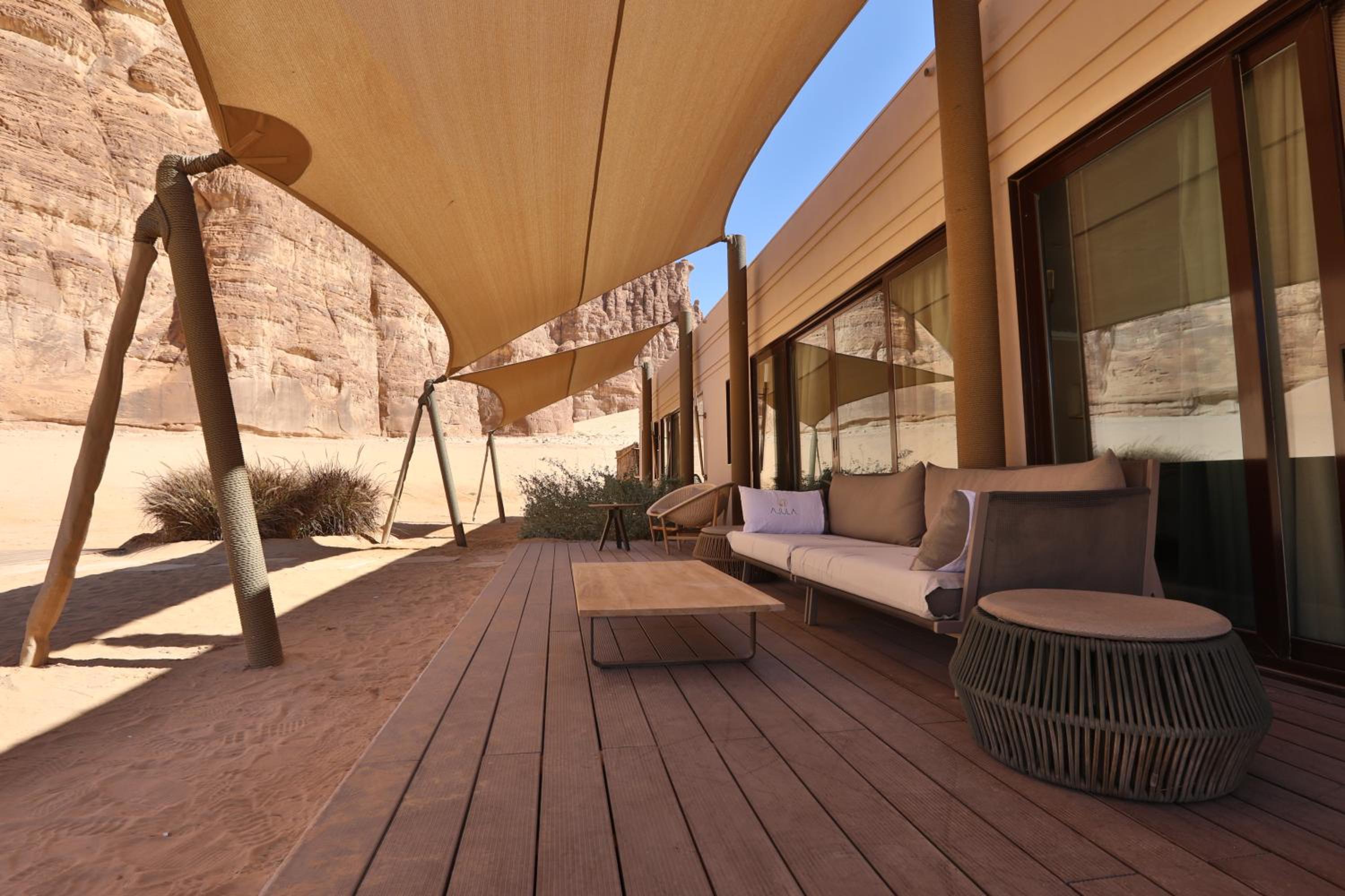 Luxury Three Bedroom Villa - Photo 27