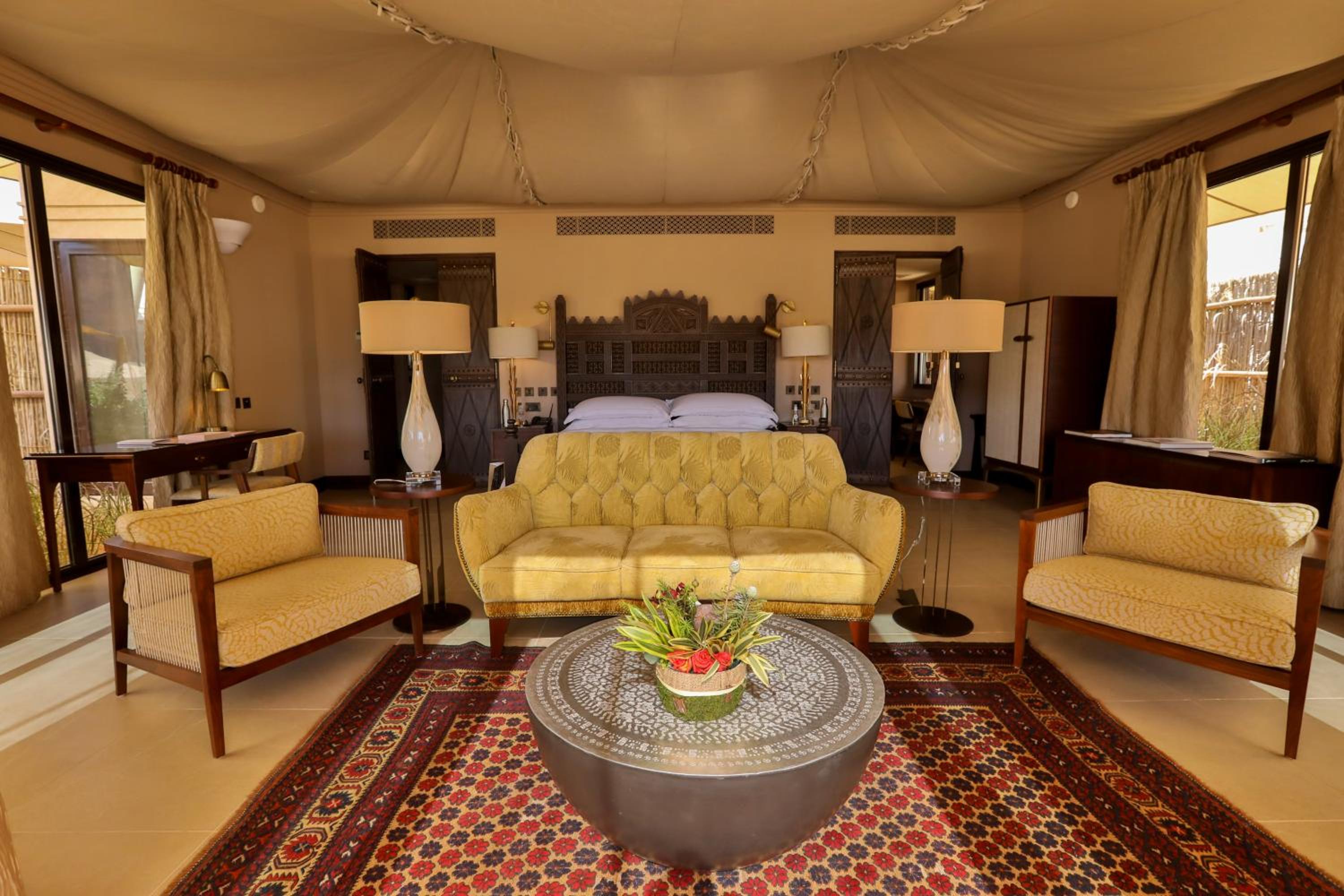 Luxury Three Bedroom Villa - Photo 13