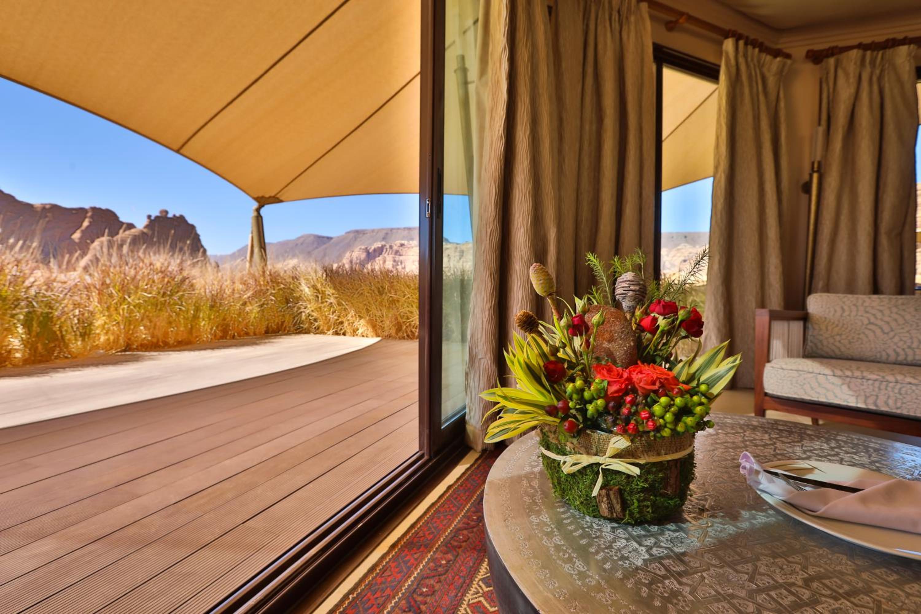 Luxury Three Bedroom Villa - Photo 25
