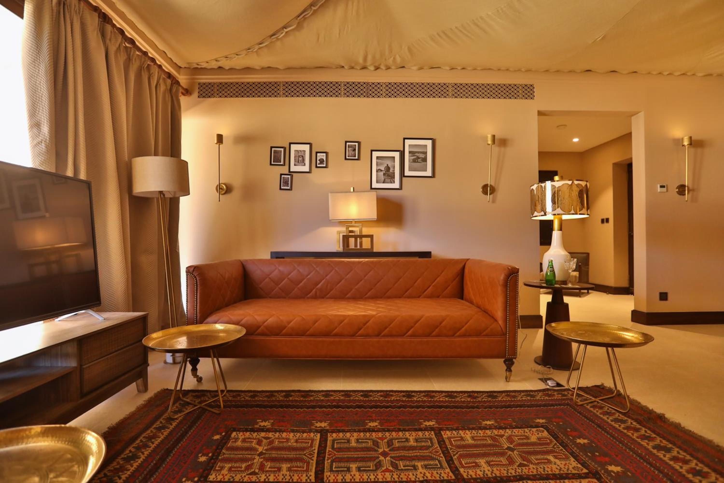 Luxury Three Bedroom Villa - Photo 22