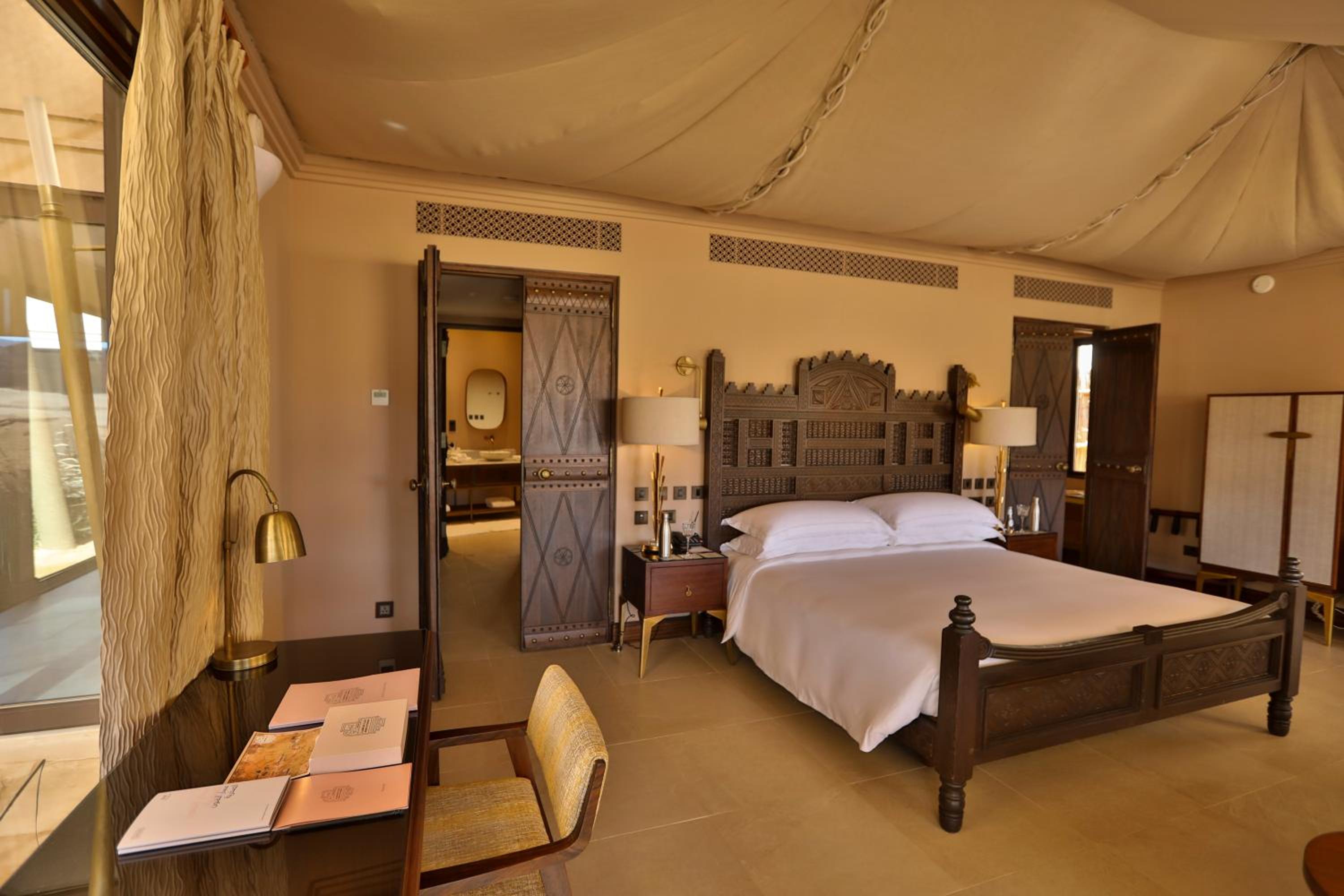 Luxury Three Bedroom Villa - Photo 4