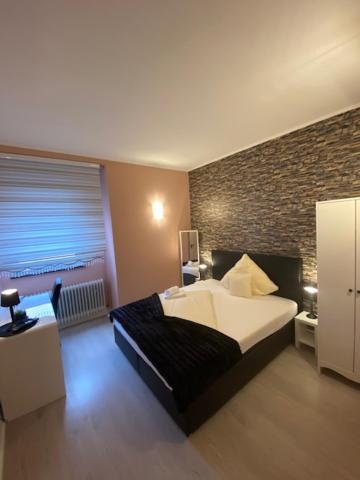 Single Room with Shared Shower and Toilet - Annex