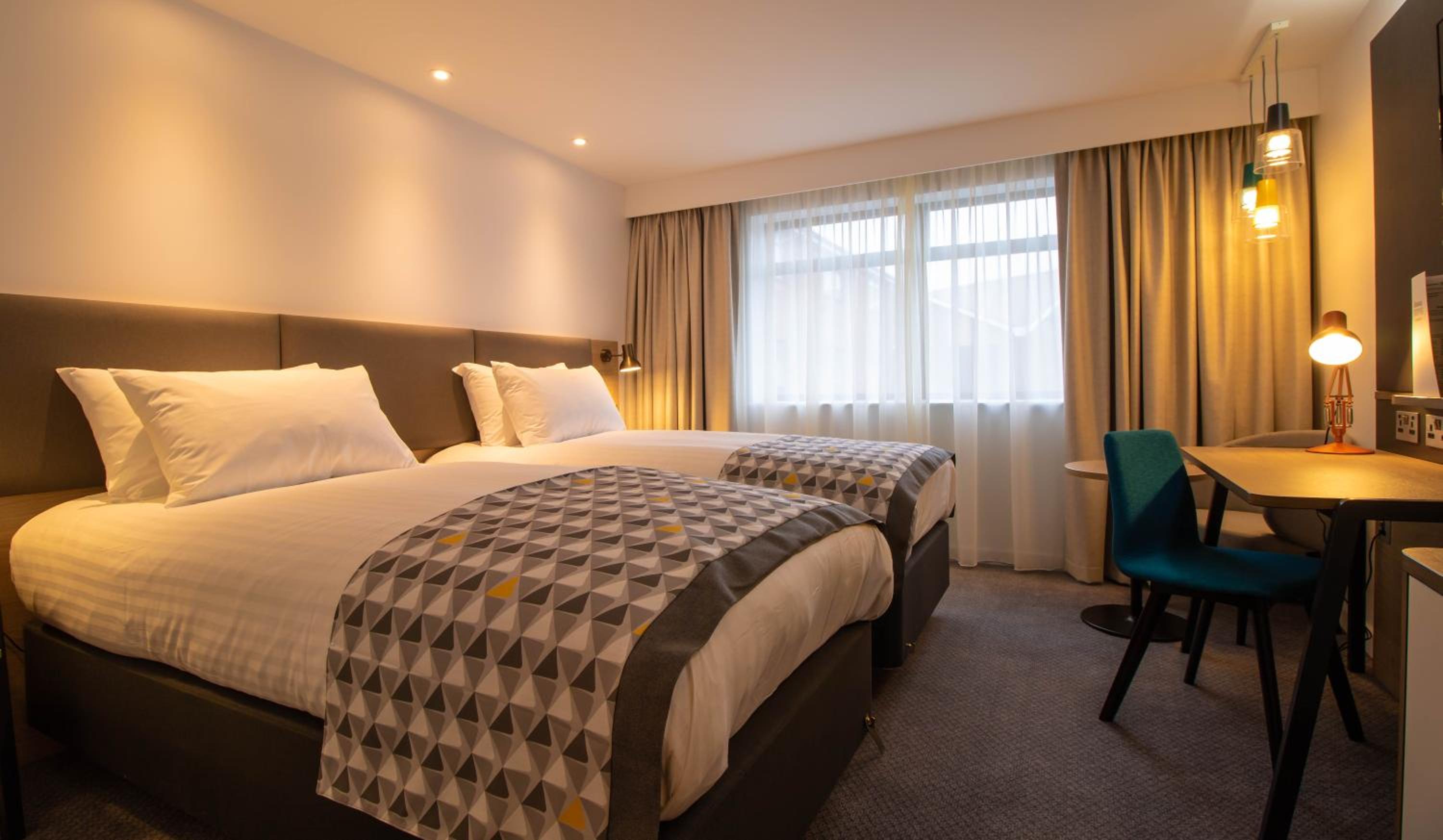 Standard Twin Room - Photo 24
