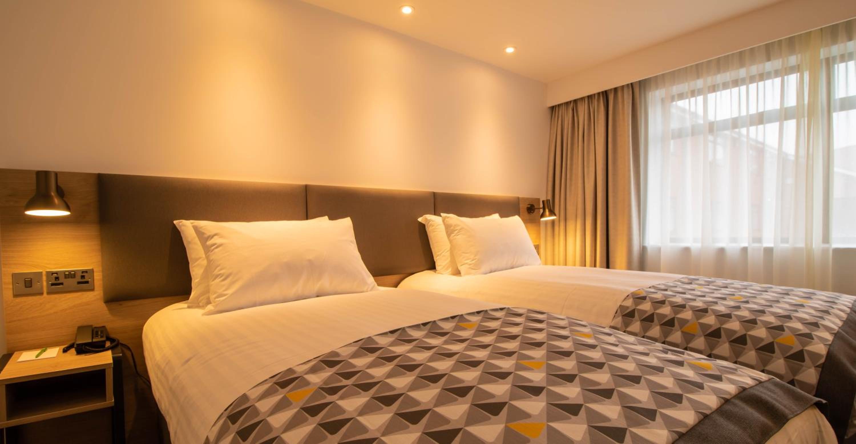 Standard Twin Room - Photo 5