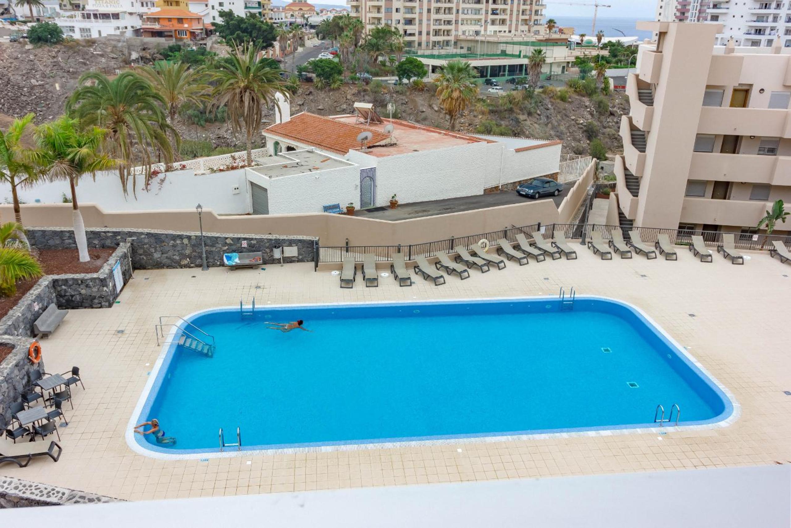 Apartment with Pool View  photo 3