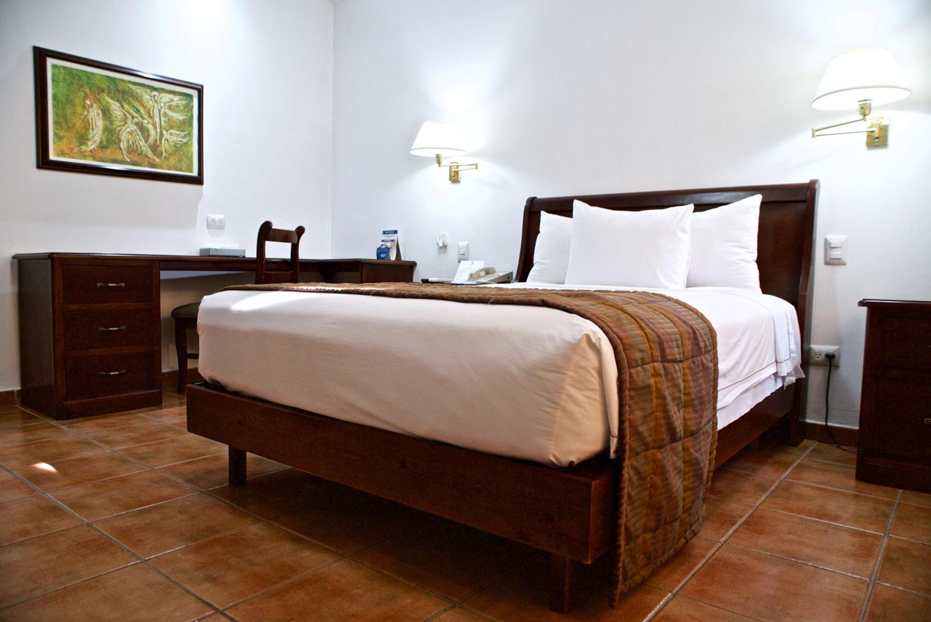 Double Room - Non-Smoking  - Photo 1
