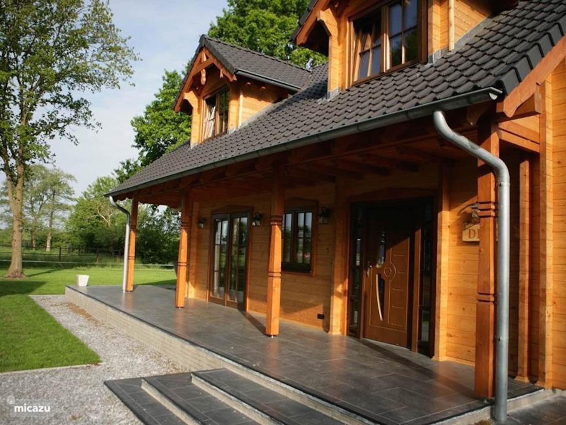 Villa photo 3