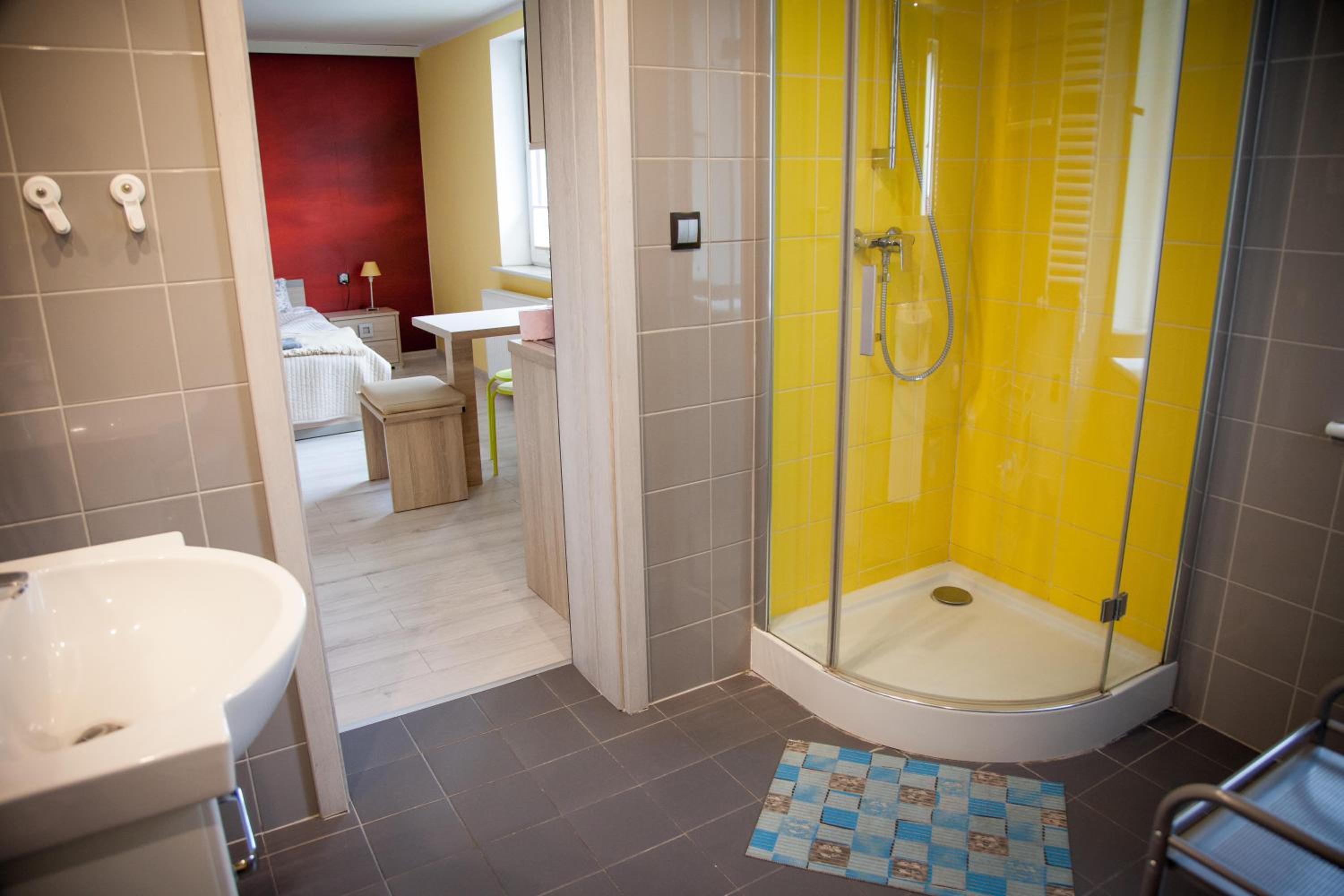 Studio Apartment - Photo 3