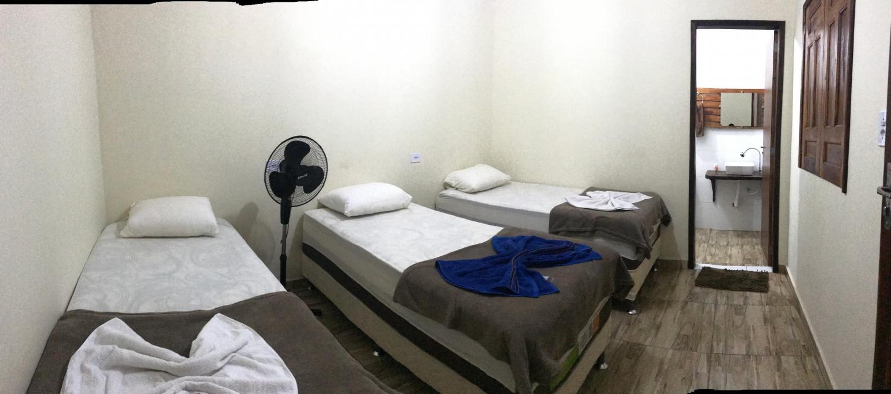 Triple Room with Private Bathroom - Photo 4