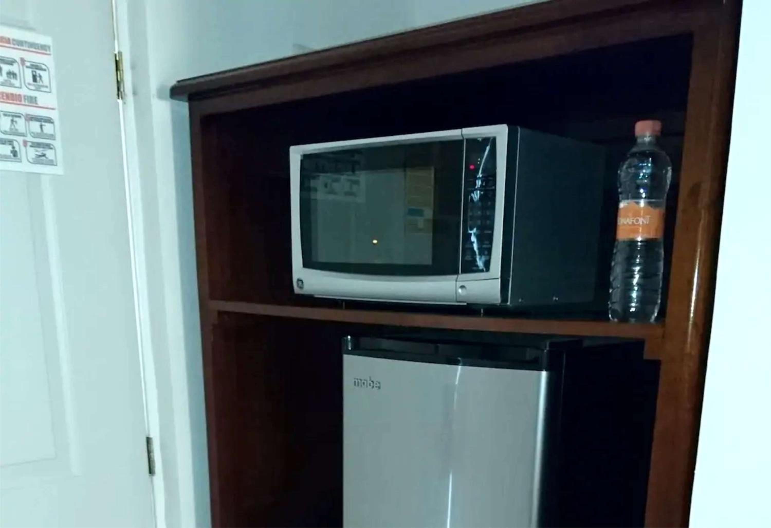 Double Room - Non-Smoking  - Photo 6
