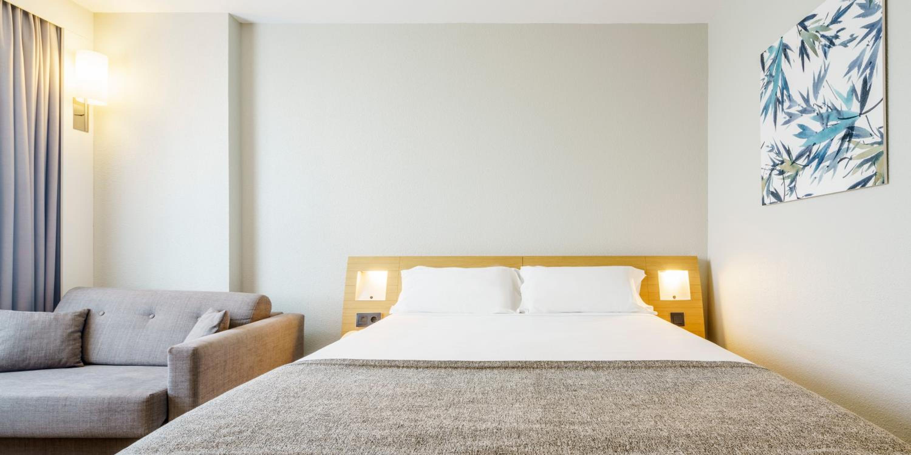 Standard Double or Twin Room - Photo 2