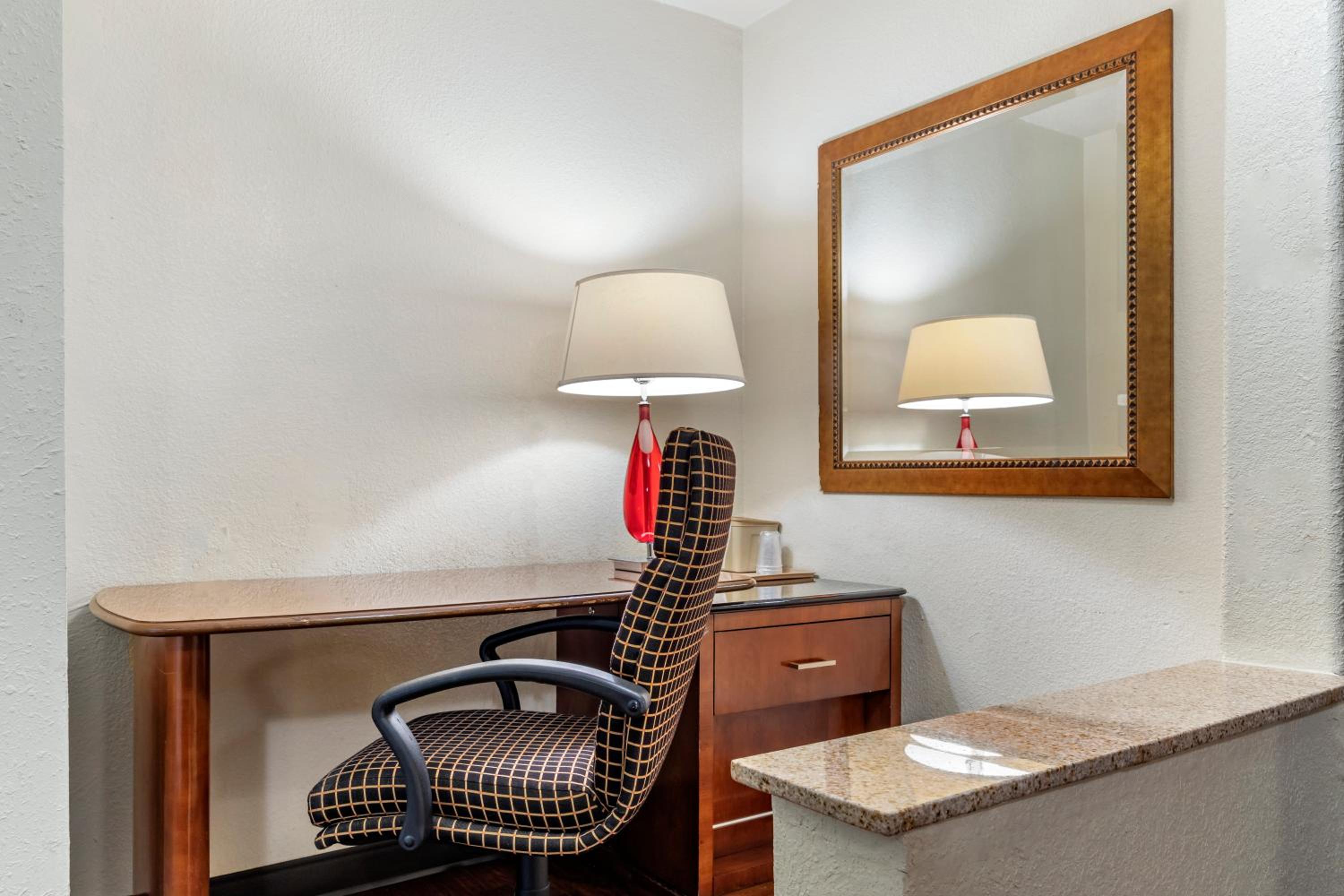 Queen Room with Two Queen Beds - Smoking - Photo 1