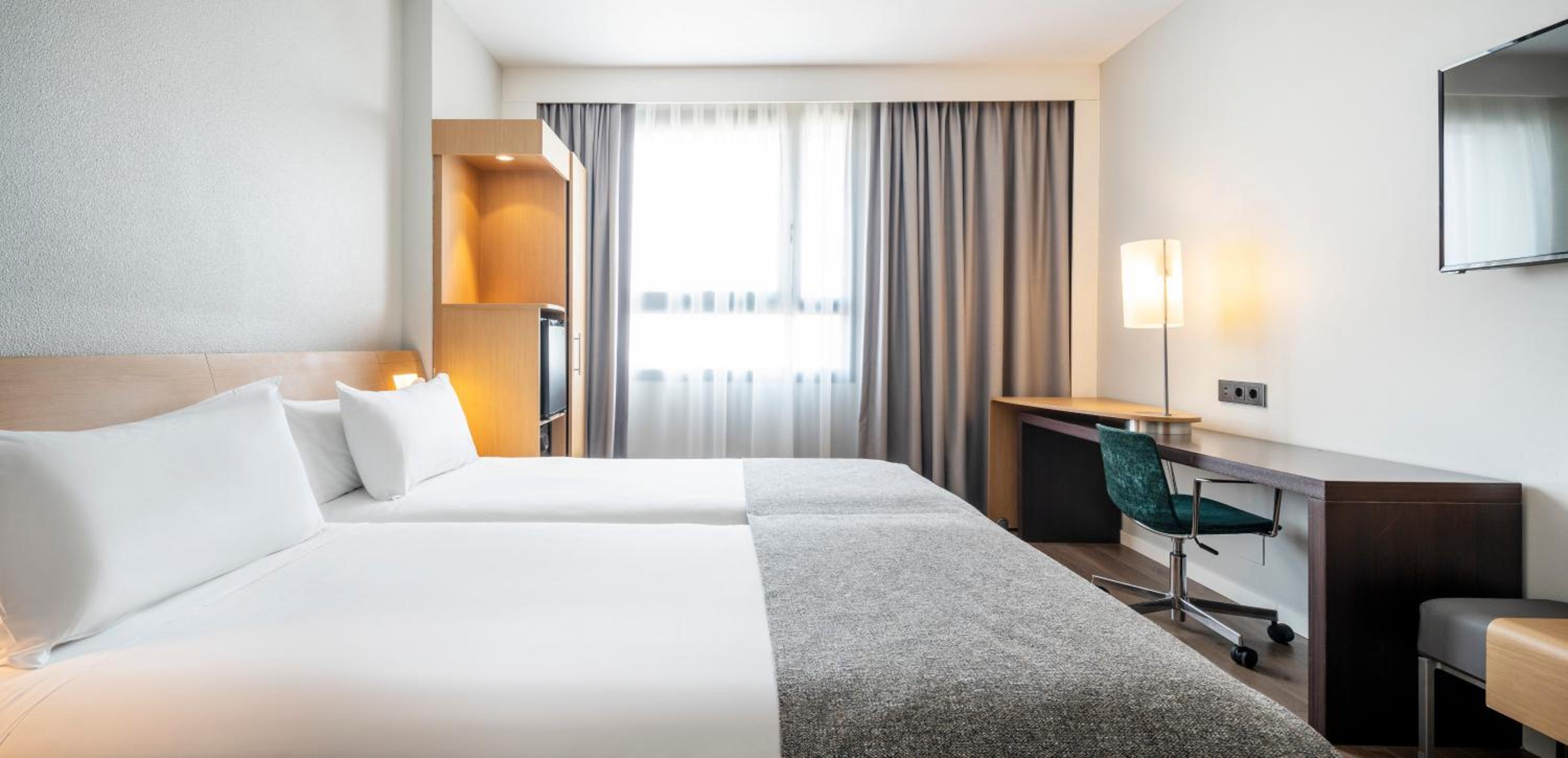 Standard Double or Twin Room - Photo 1