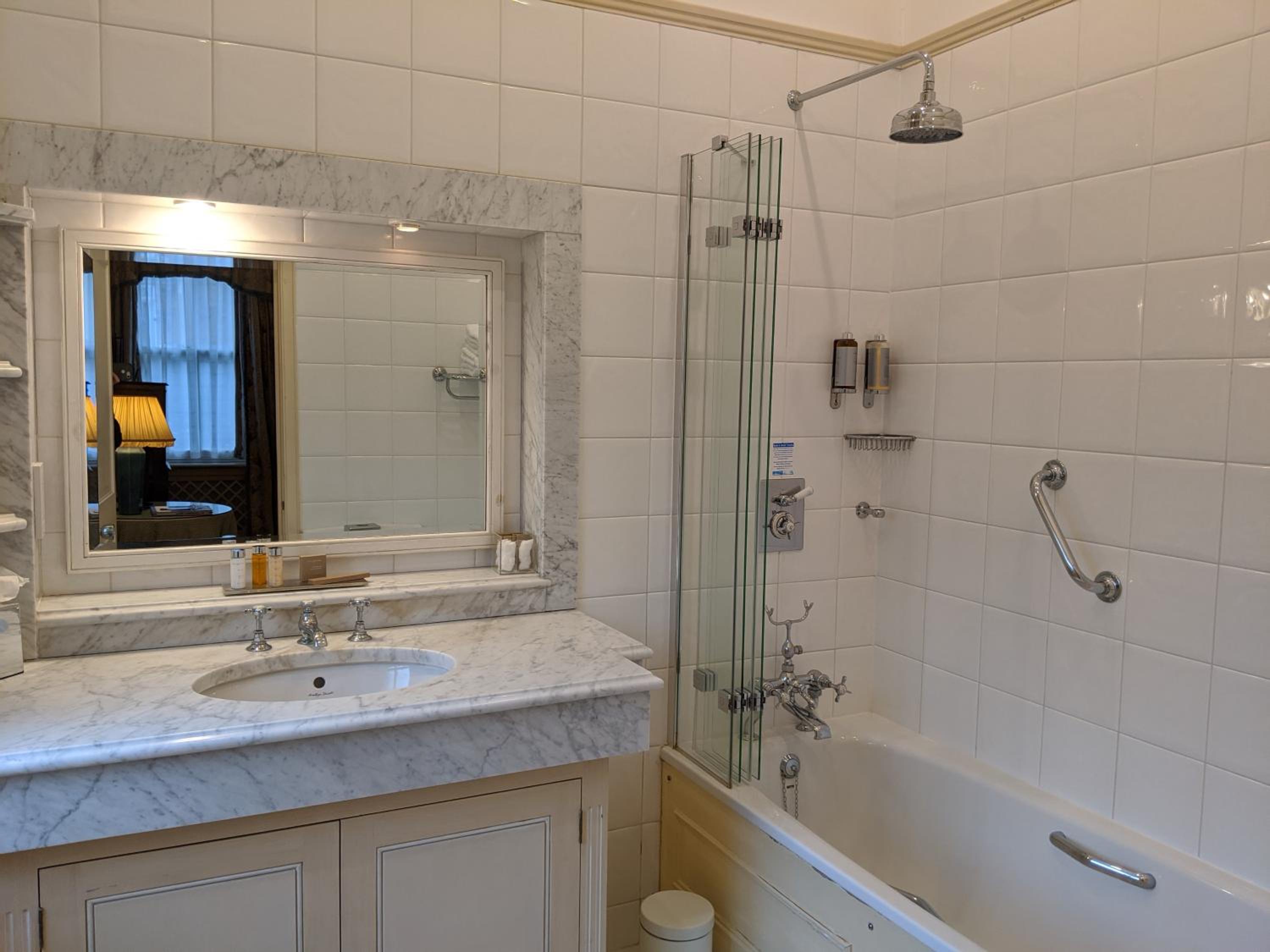 Featured Executive Room - Photo 3