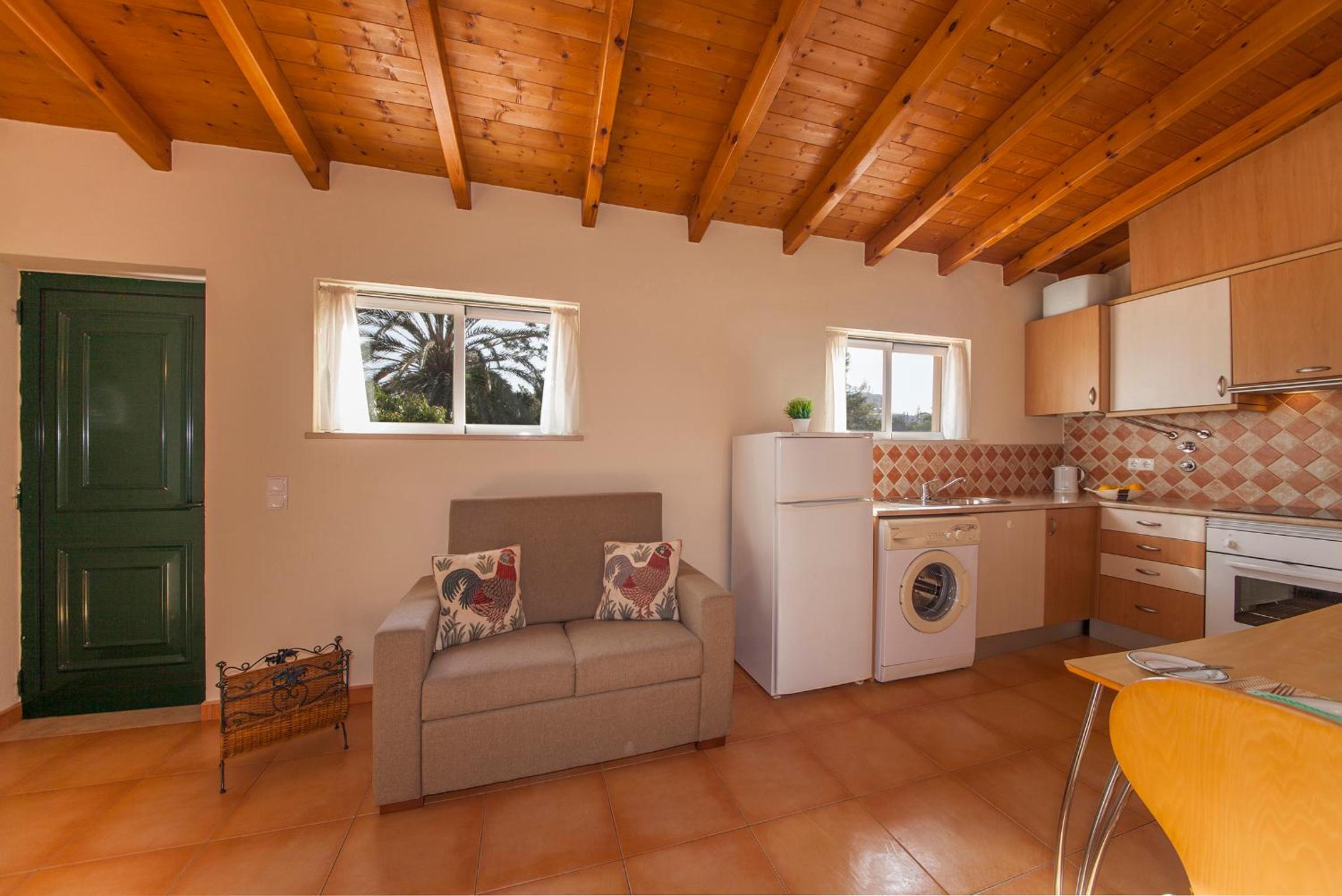One-Bedroom Apartment - Photo 3